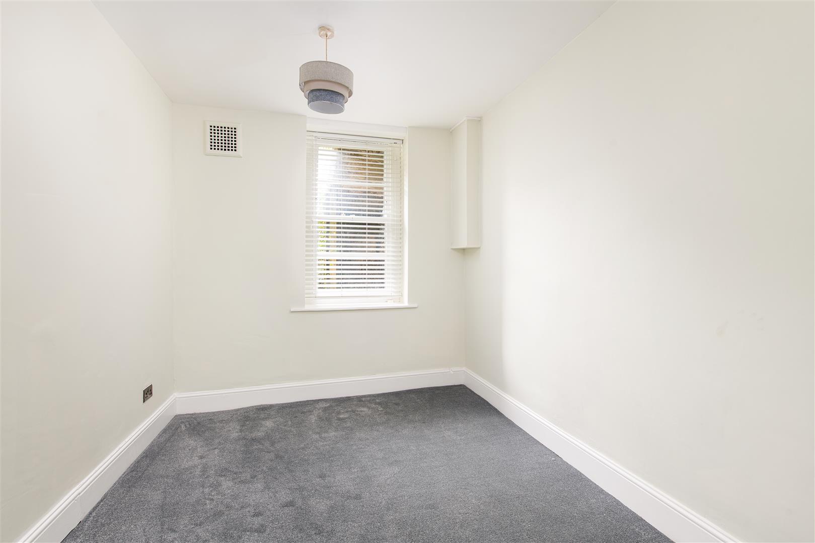 2 bed apartment for sale in Beaufort Road, Clifton  - Property Image 6