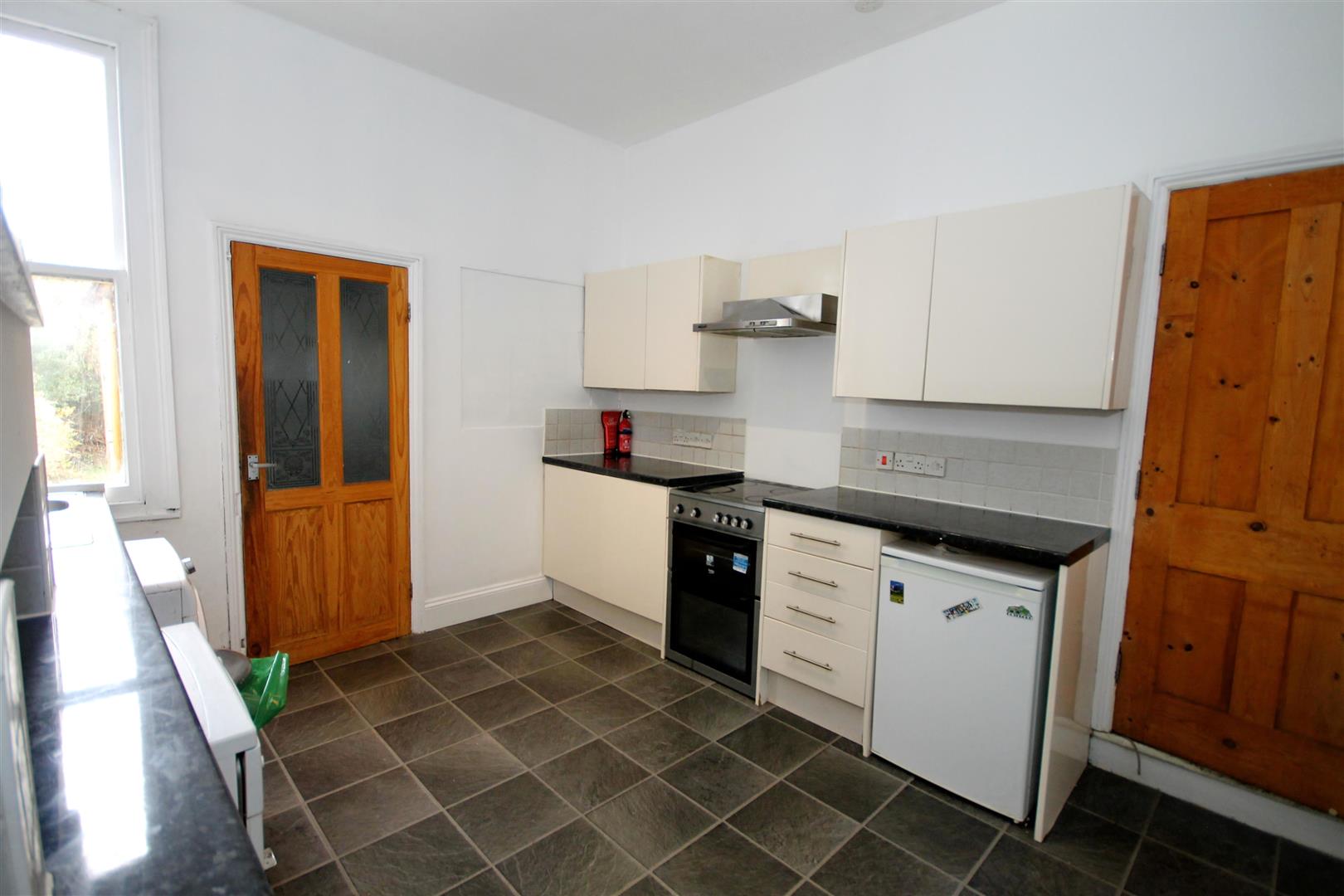 4 bed terraced house to rent in Monk Road, Bristol 2