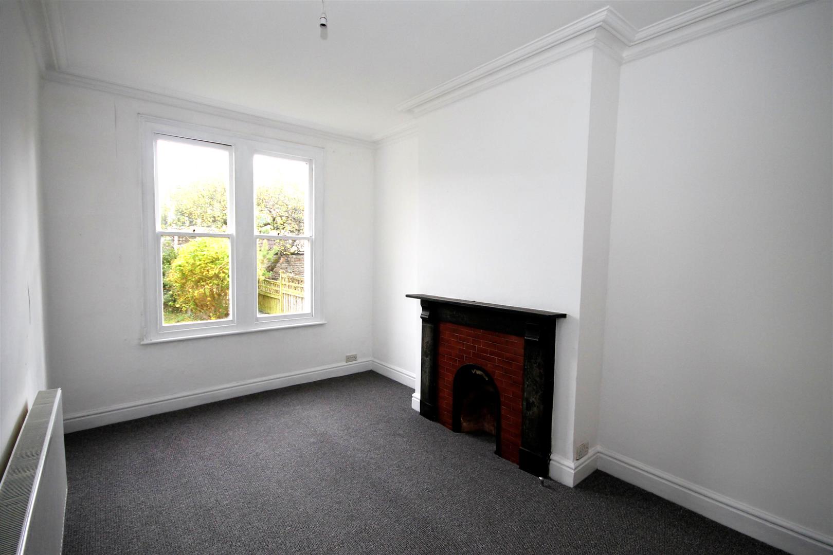 4 bed terraced house to rent in Monk Road, Bristol 5