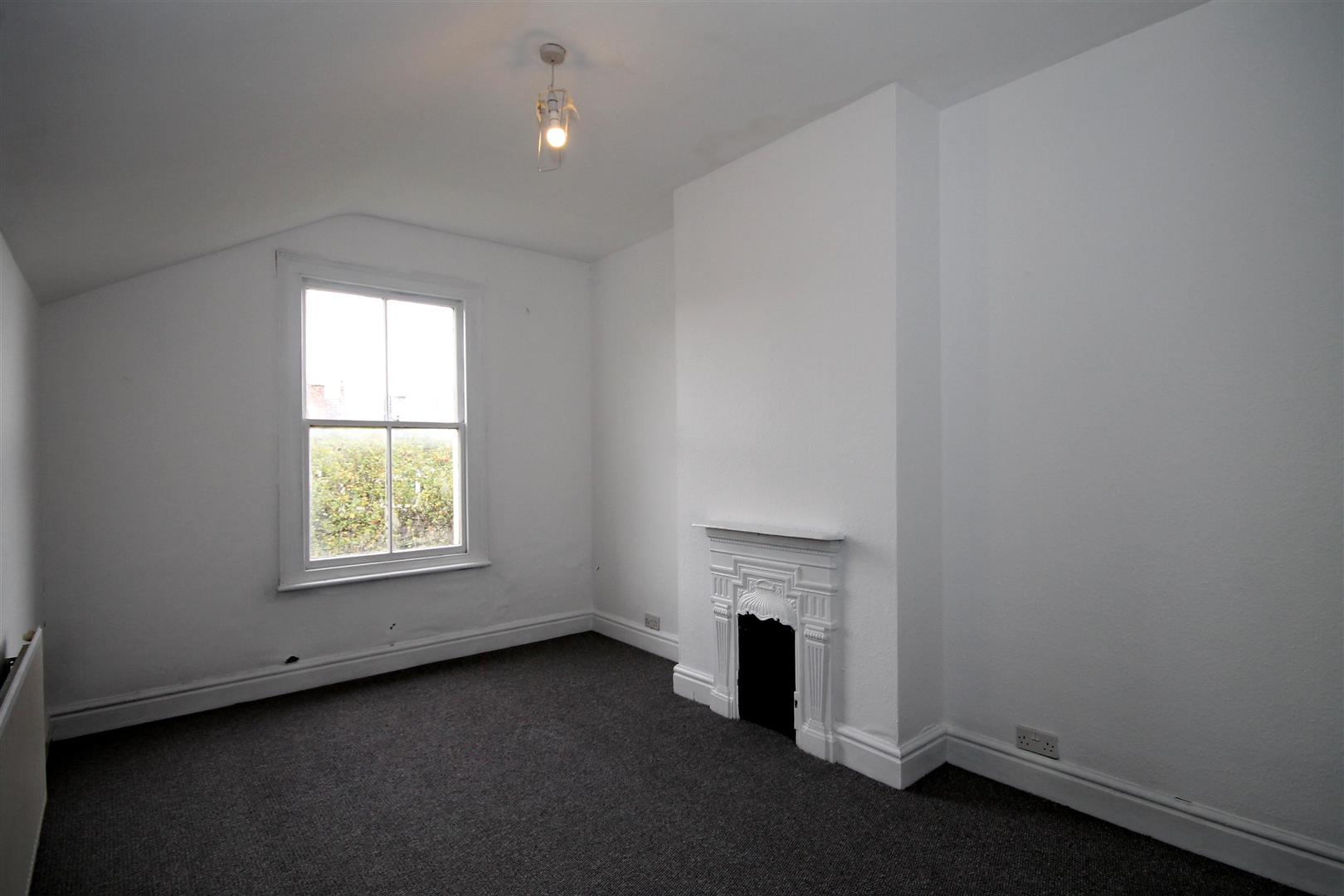 4 bed terraced house to rent in Monk Road, Bristol 6