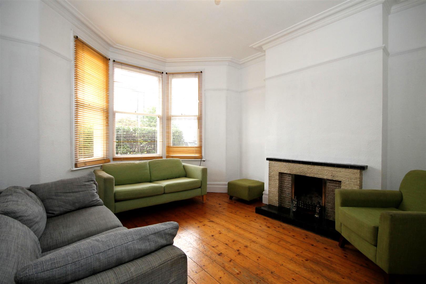 4 bed terraced house to rent in Monk Road, Bristol 1