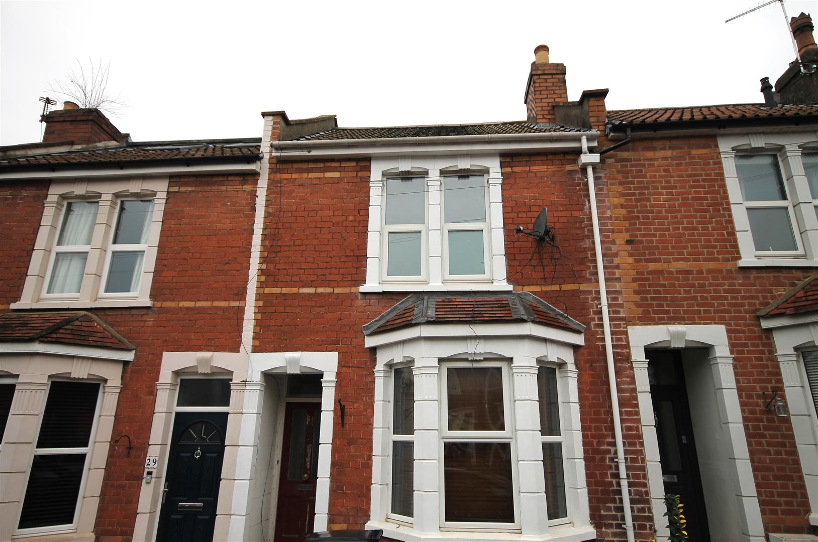 2 bed terraced house to rent in Ellicott Road, Bristol - Property Image 1