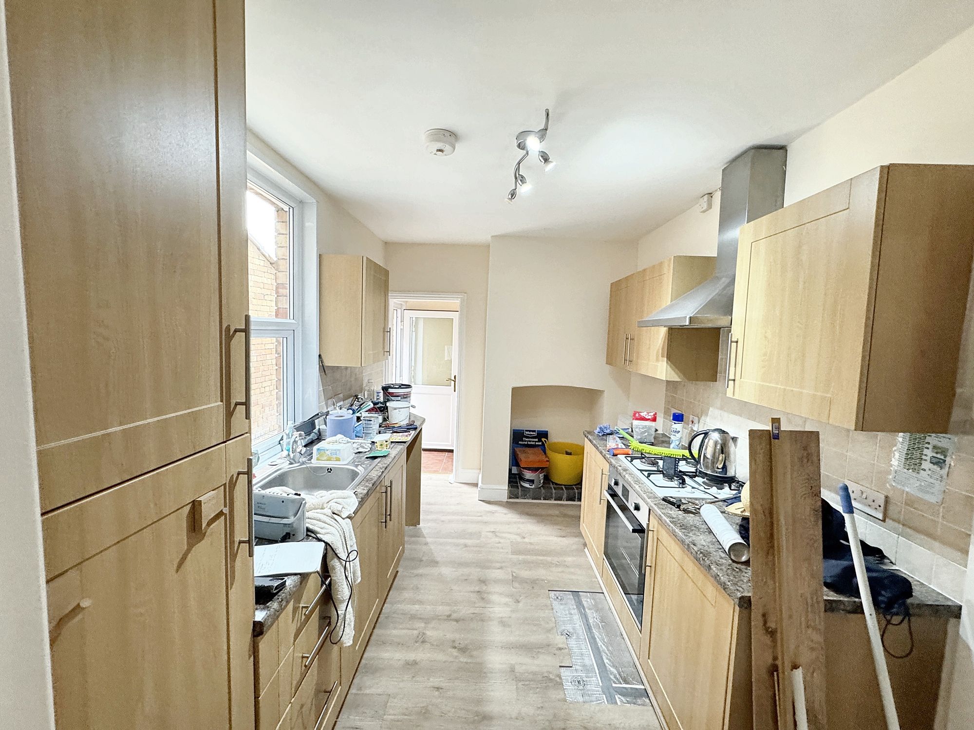 3 bed terraced house to rent in Winchester Street, Taunton, TA1  - Property Image 3