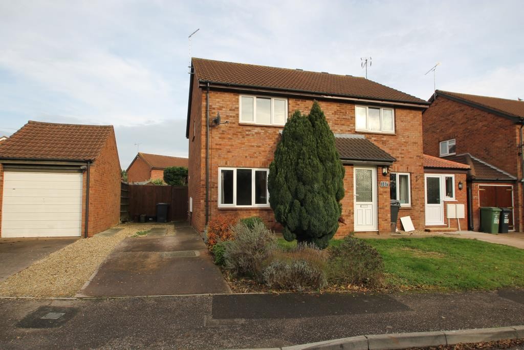 2 bed semi-detached house to rent in Scott Close, Taunton - Property Image 1