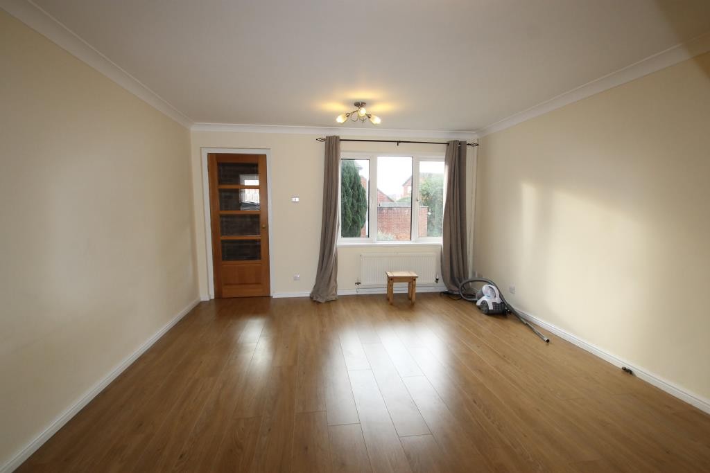 2 bed semi-detached house to rent in Scott Close, Taunton  - Property Image 2