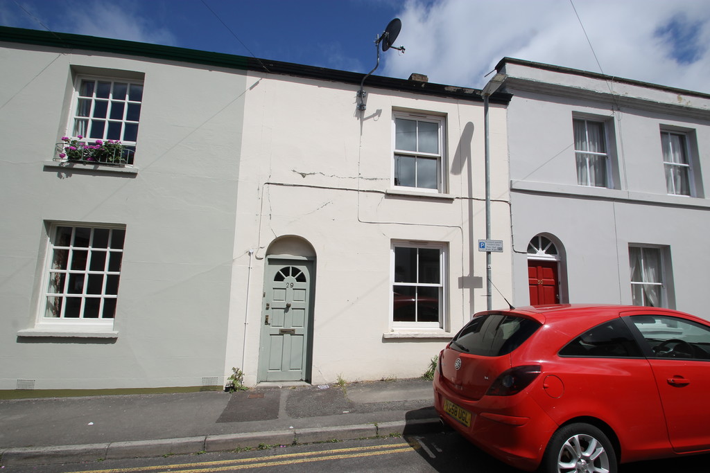 2 bed terraced house to rent in Trinity Street, Taunton - Property Image 1