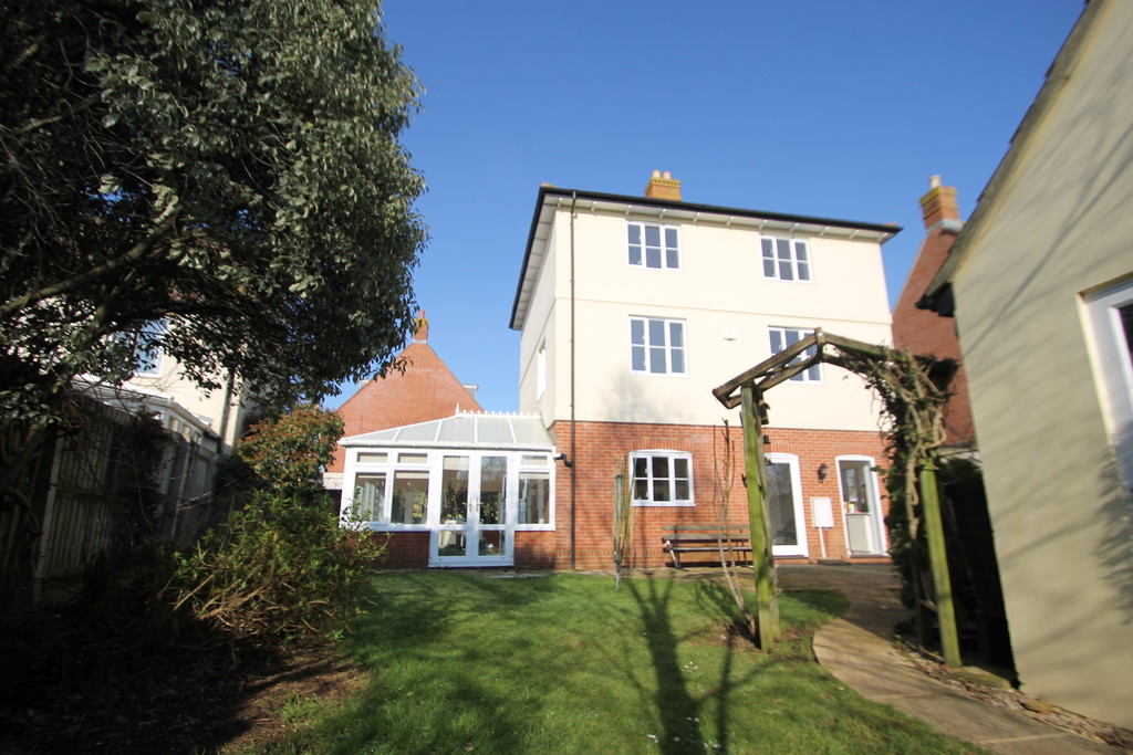 4 bed detached house to rent in Hillyfields, Taunton  - Property Image 1