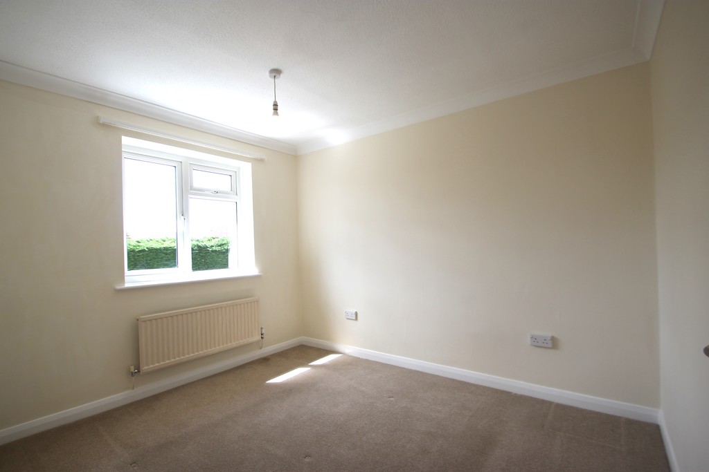 3 bed semi-detached house to rent in Medway Close, Taunton  - Property Image 7