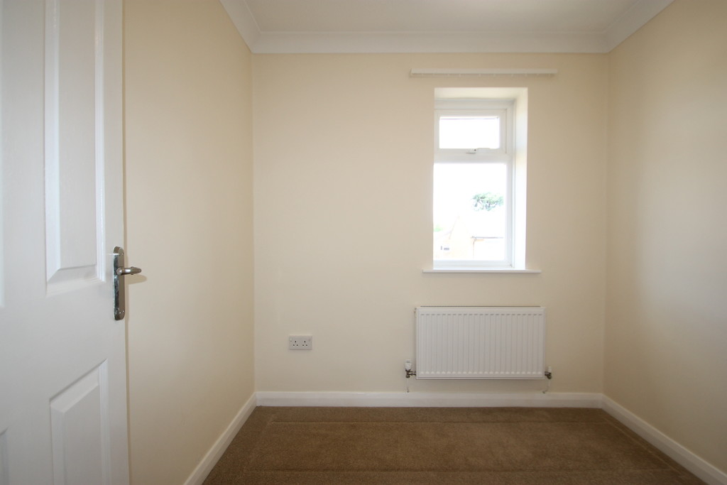 3 bed semi-detached house to rent in Medway Close, Taunton  - Property Image 12