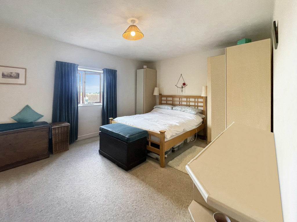 2 bed apartment for sale in Kingston Road, Taunton  - Property Image 2