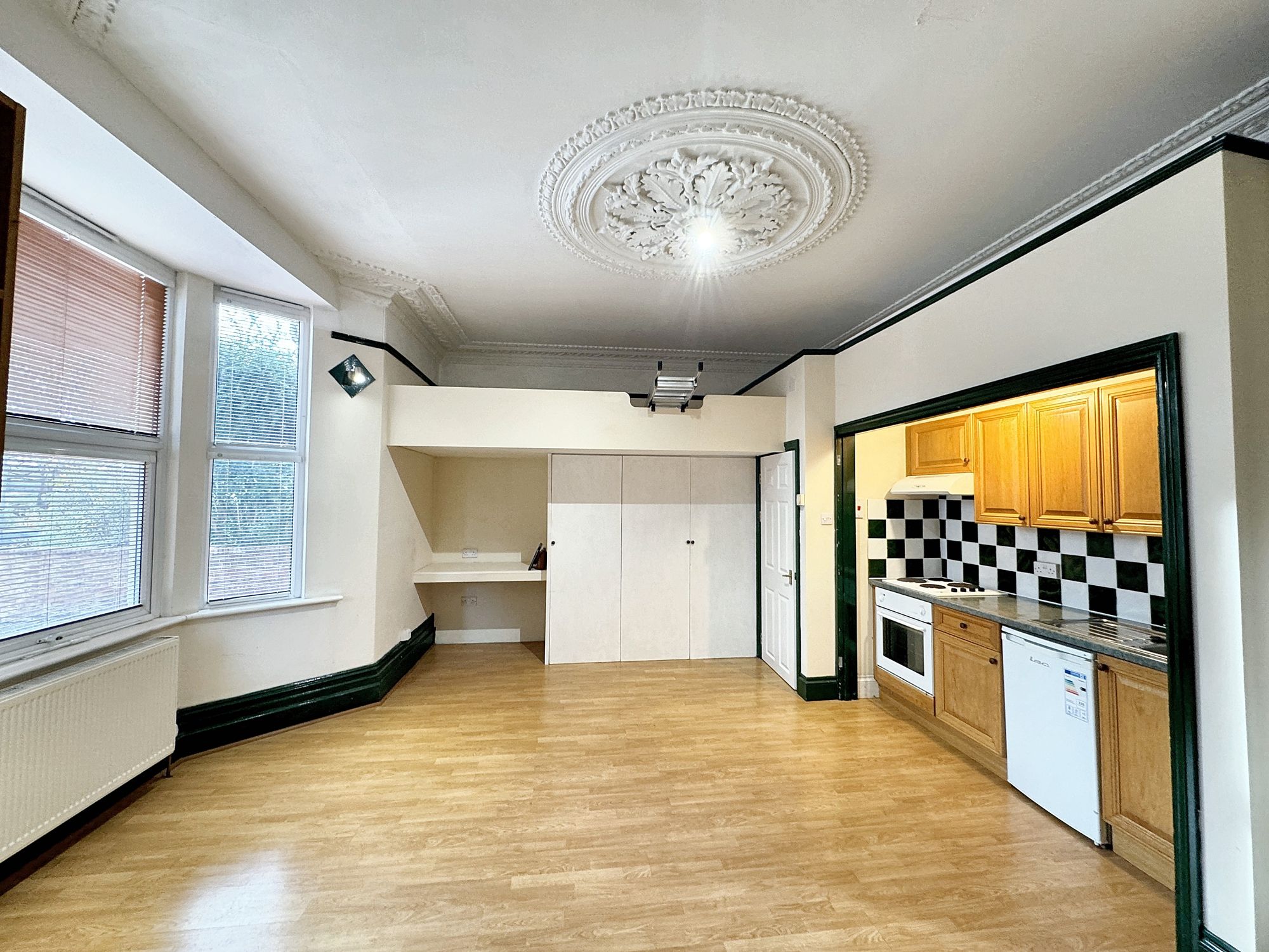 1 bed studio flat to rent in Clifton Terrace, Taunton  - Property Image 3