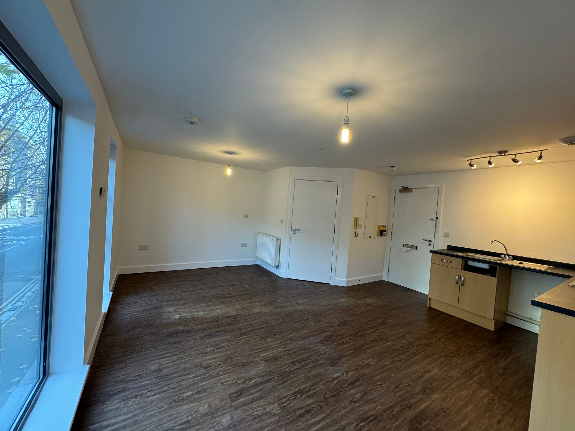 1 bed studio flat to rent in Corporation Street, Taunton  - Property Image 6