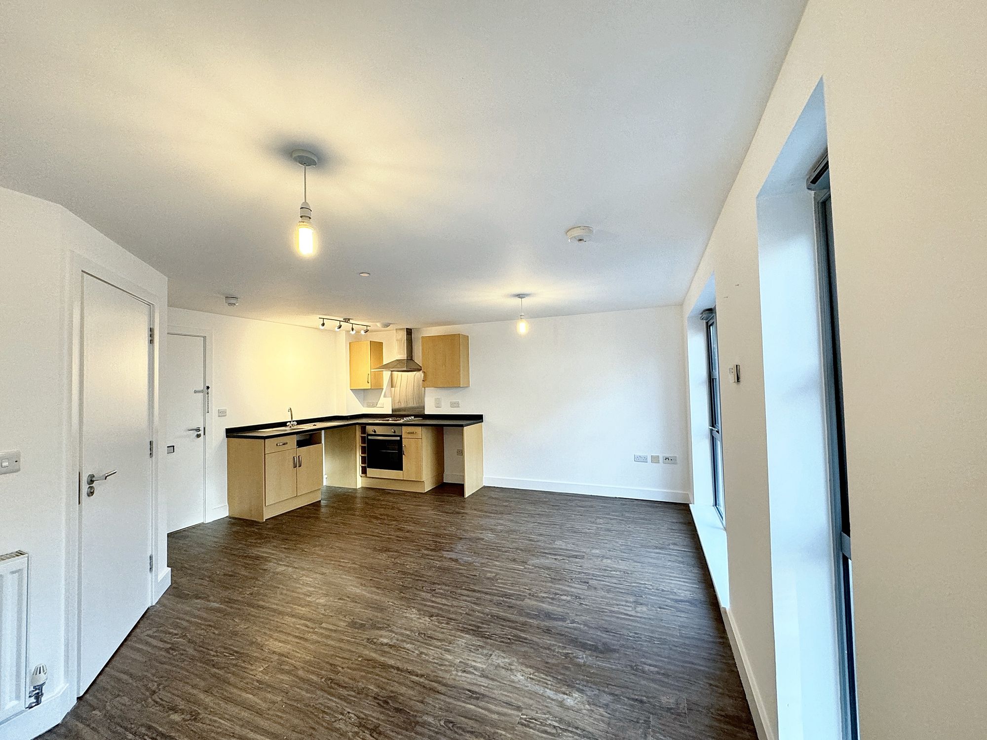 1 bed studio flat to rent in Corporation Street, Taunton  - Property Image 2