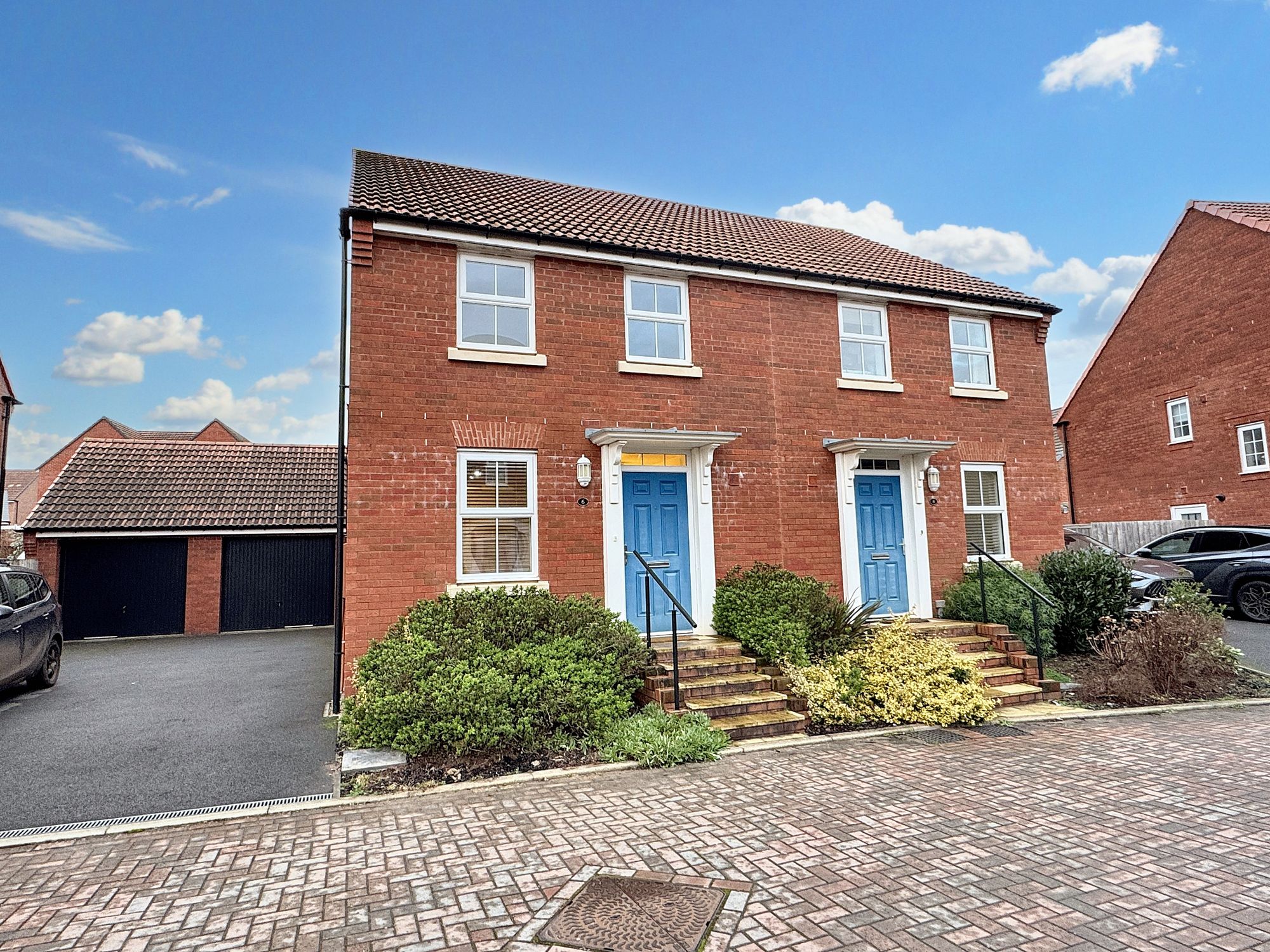 3 bed house to rent in Garden Close, Taunton  - Property Image 1