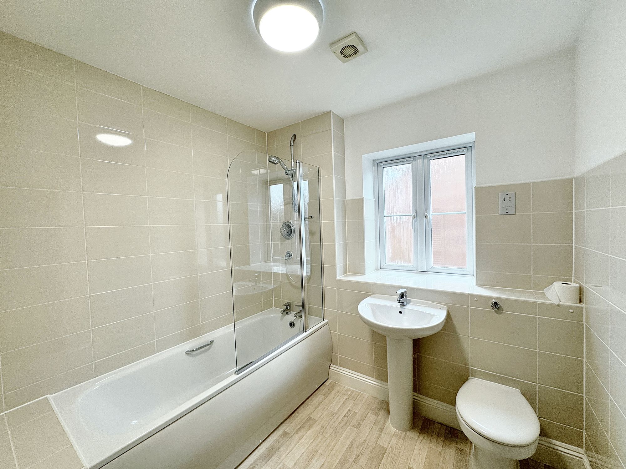 2 bed apartment to rent in Ilminster Road, Taunton  - Property Image 4