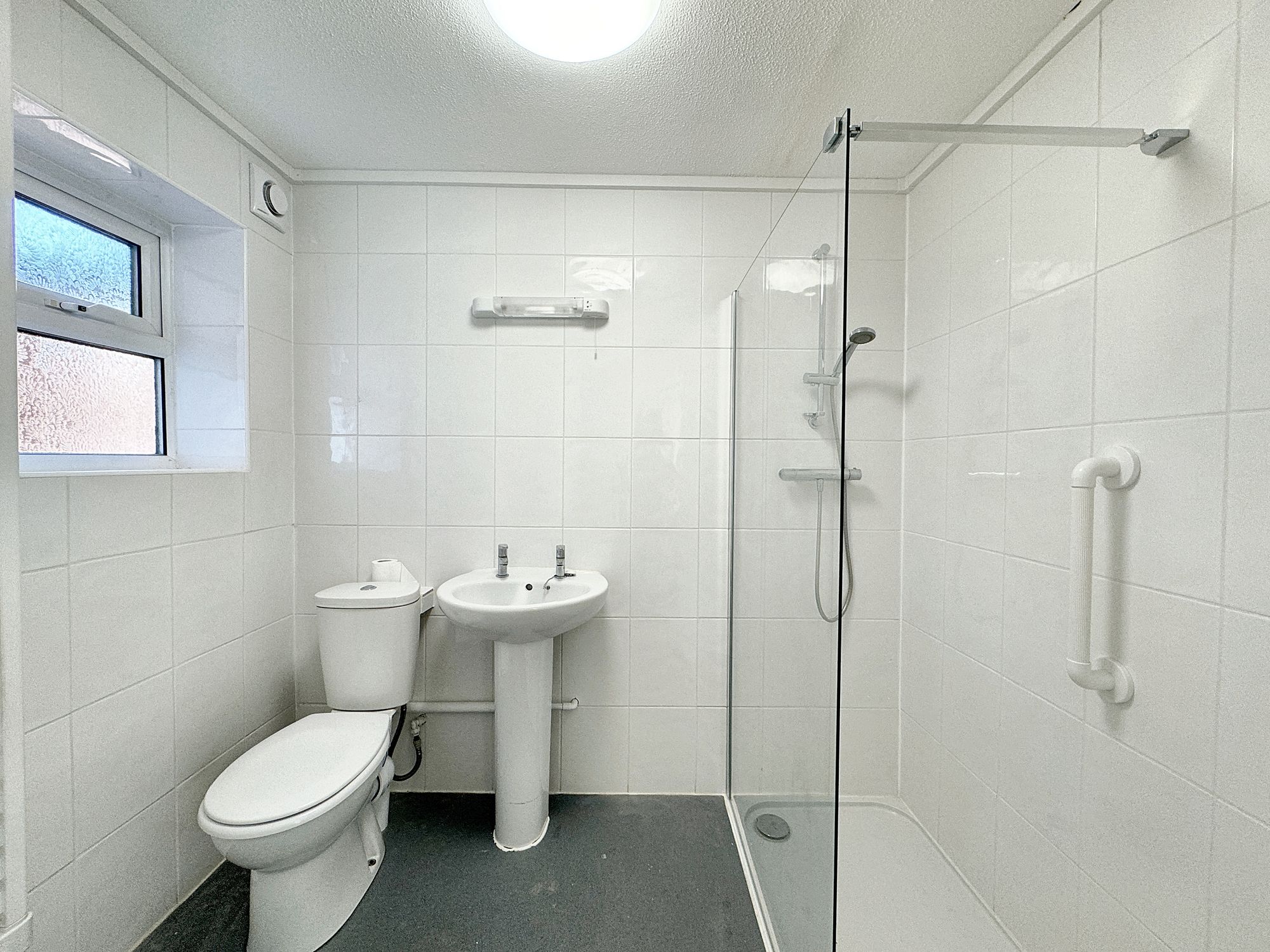 2 bed flat to rent in Windsor Close, Taunton  - Property Image 6