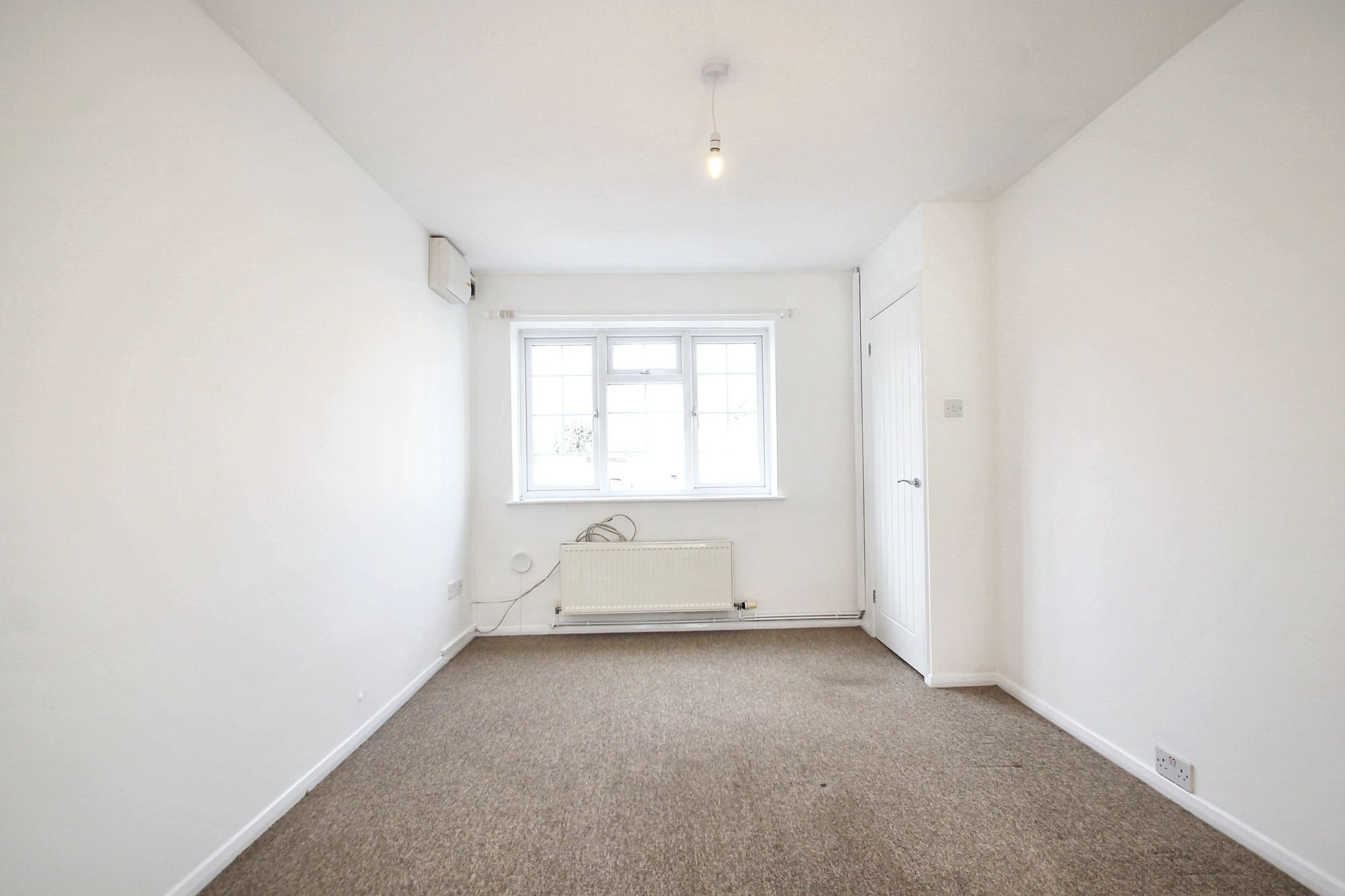 2 bed house to rent in Ryburn Close, Taunton, TA1  - Property Image 4