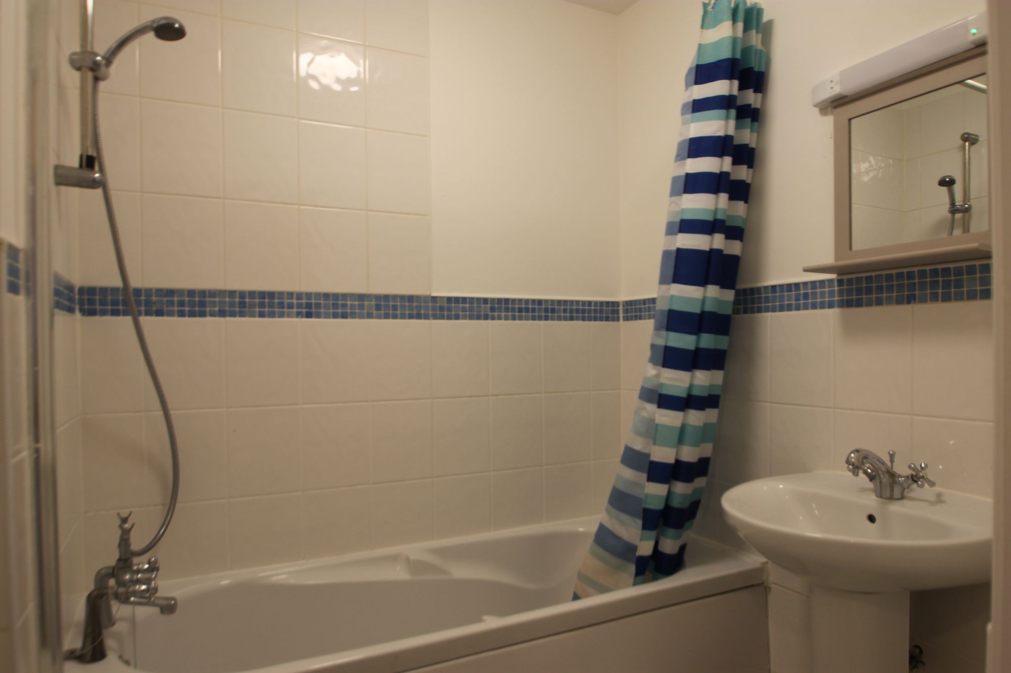 2 bed to rent in Billet Street, Wessex House Billet Street, TA1 1