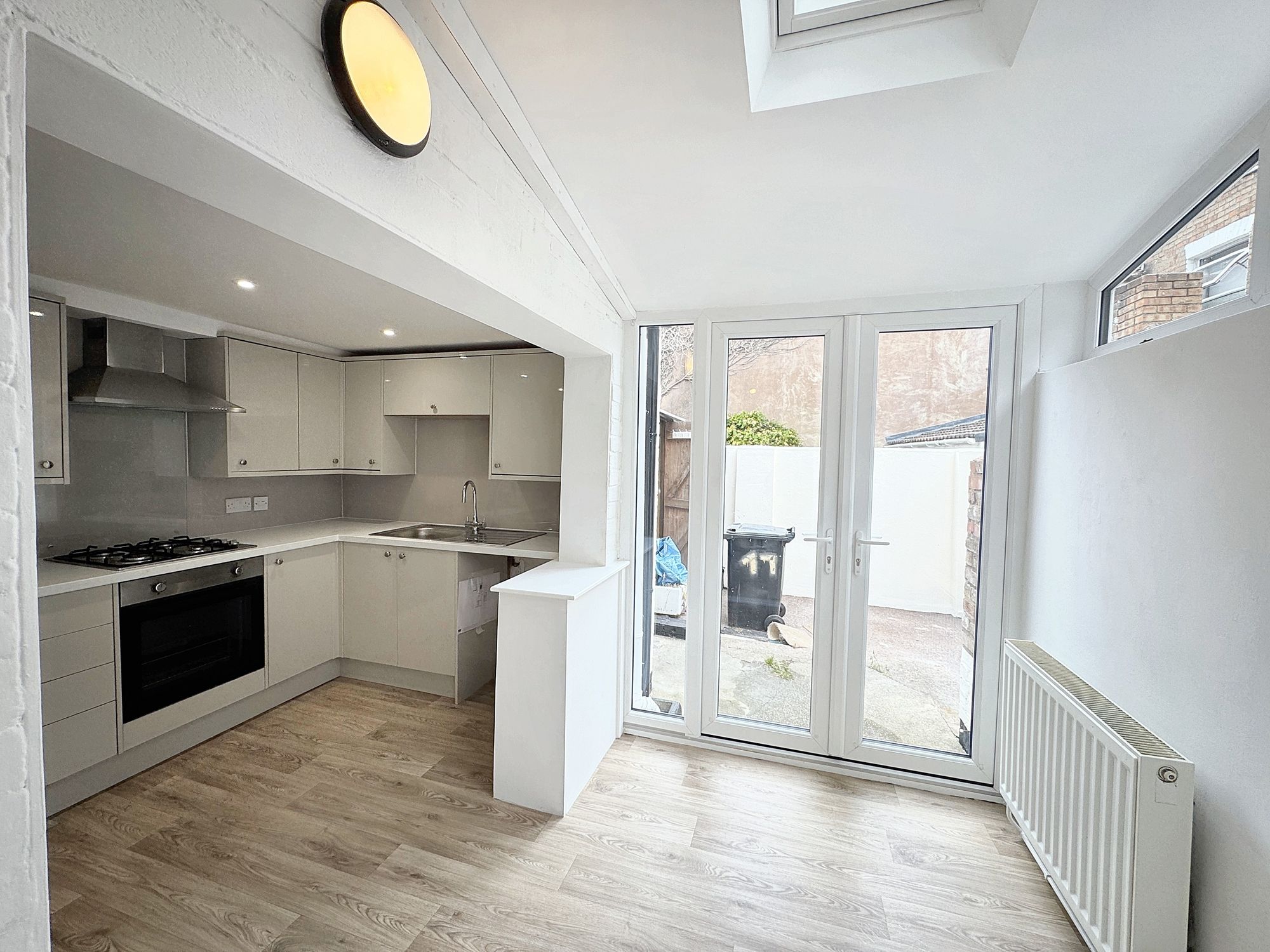 2 bed house to rent in Magdalene Street, Taunton, TA1  - Property Image 3
