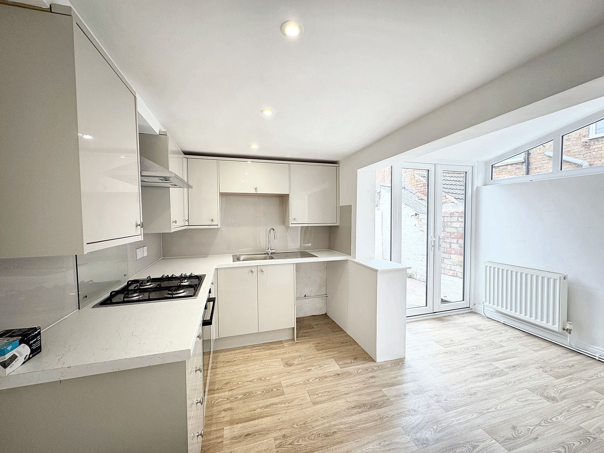 2 bed house to rent in Magdalene Street, Taunton, TA1  - Property Image 2