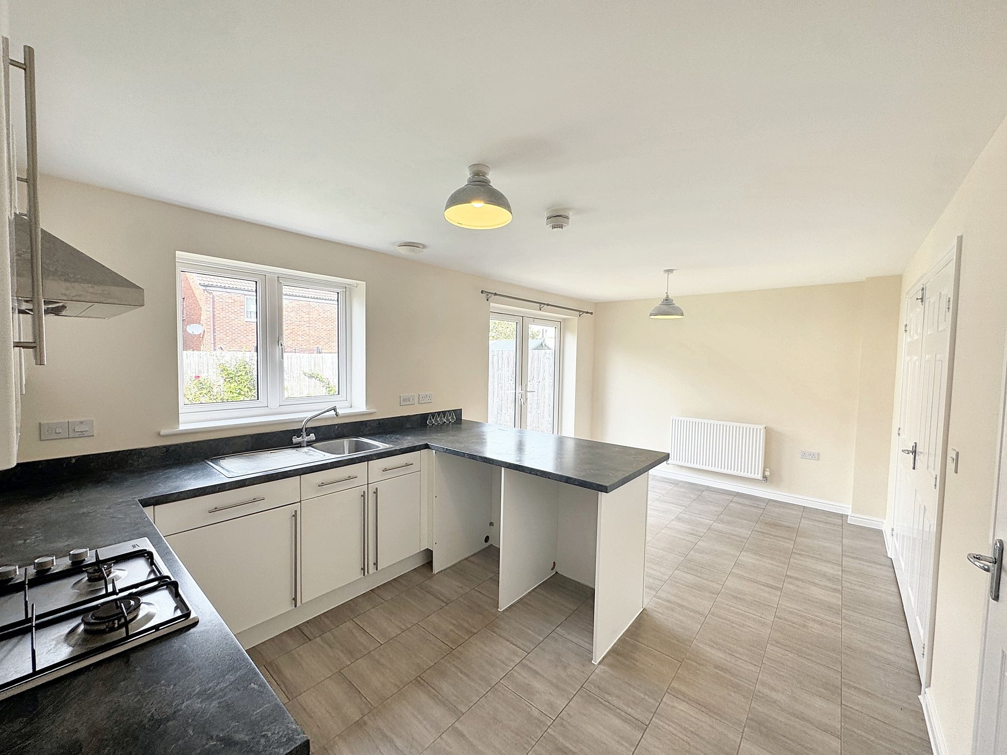 4 bed house to rent in Glebelands, Bathpool, TA2 5