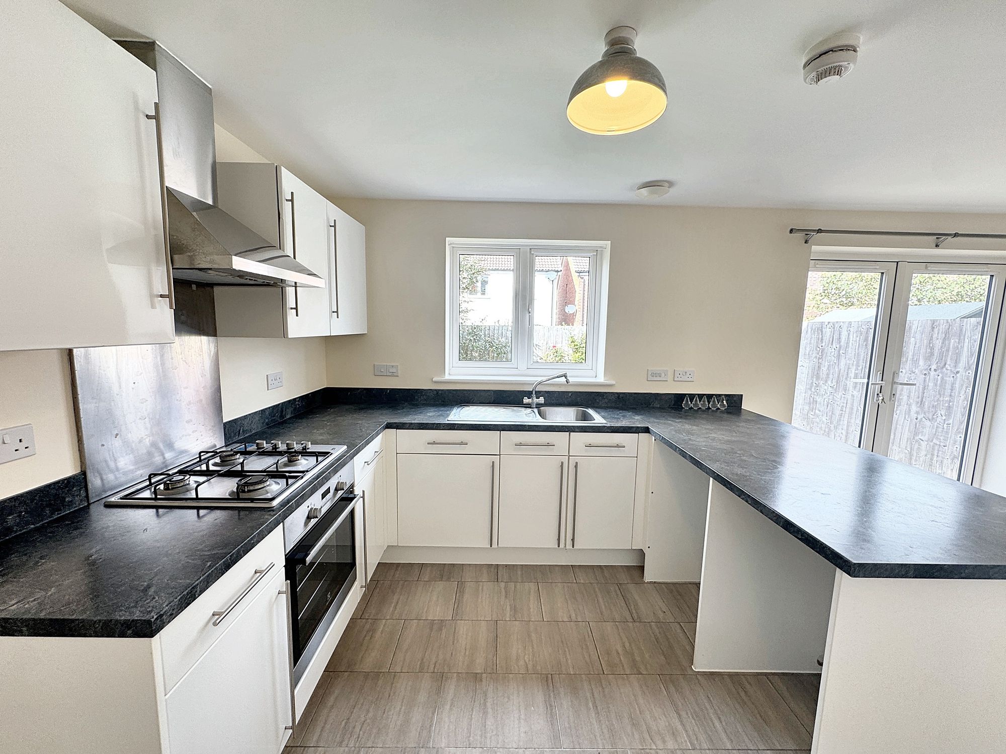 4 bed house to rent in Glebelands, Bathpool, TA2 6