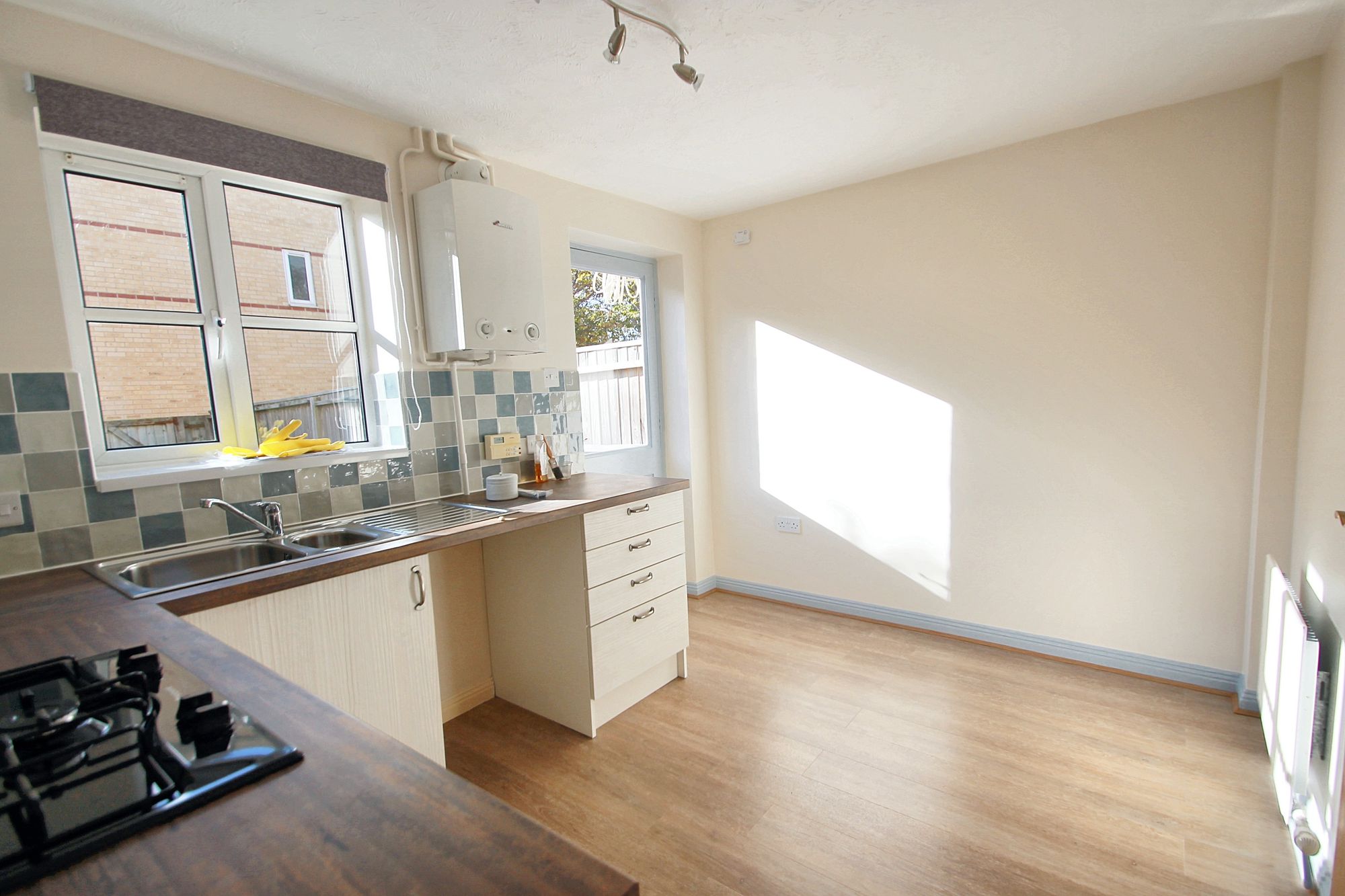 2 bed mid-terraced house to rent in Rupert Street, Taunton, TA2  - Property Image 5