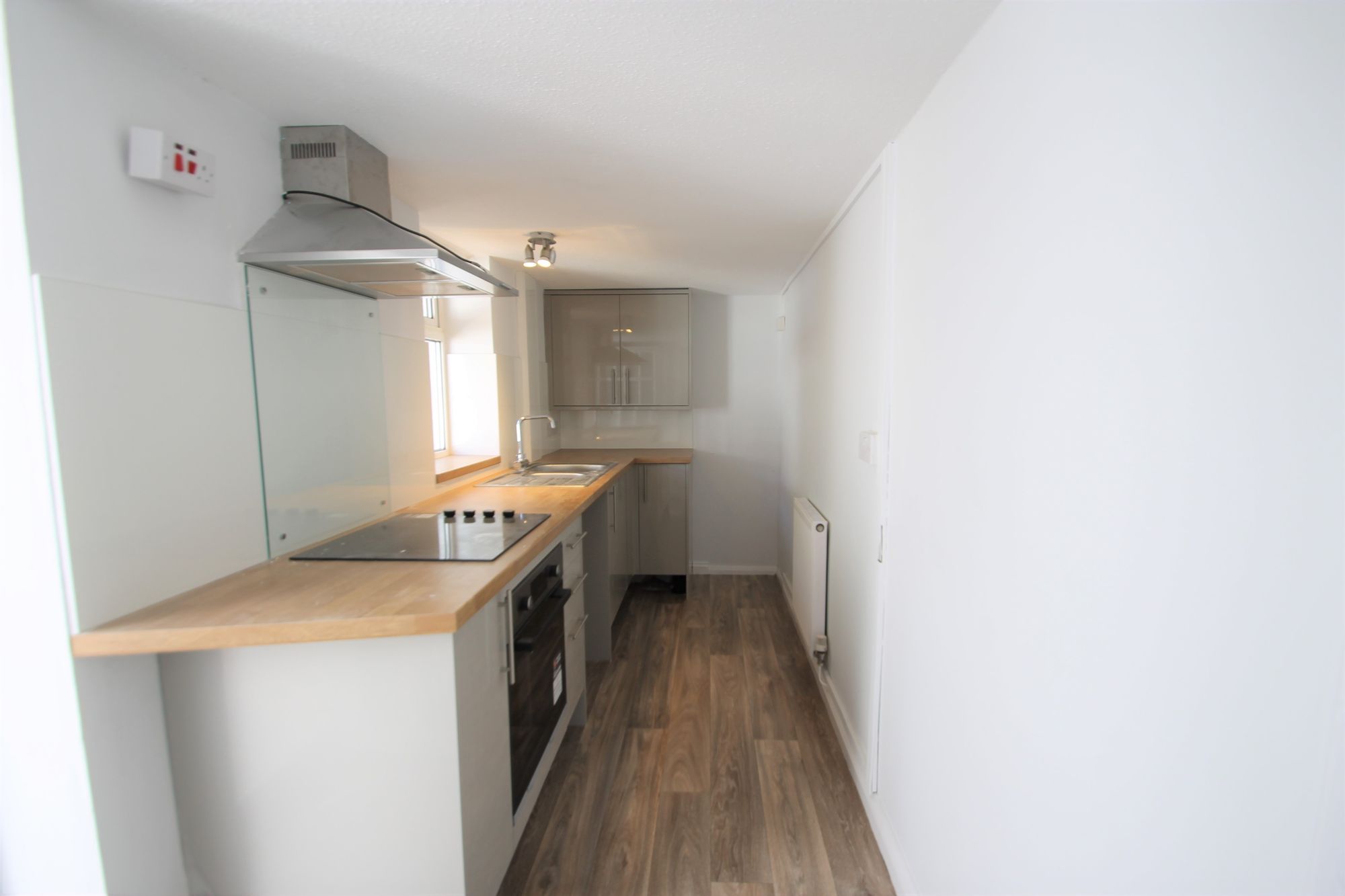 2 bed semi-detached house to rent in Trinity Road, Taunton, TA1  - Property Image 4