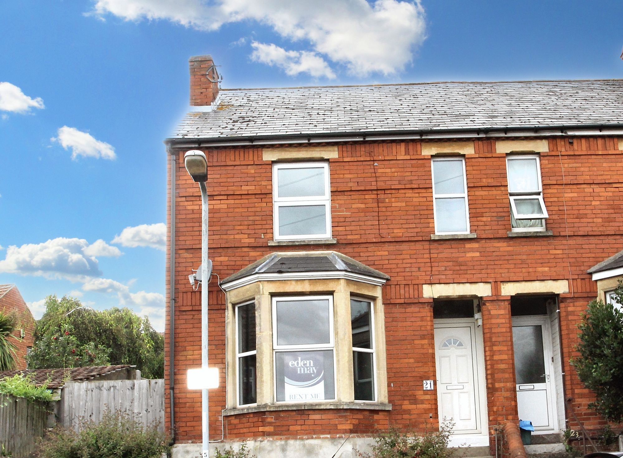 3 bed end of terrace house to rent in Goldcroft, Yeovil, BA21  - Property Image 1