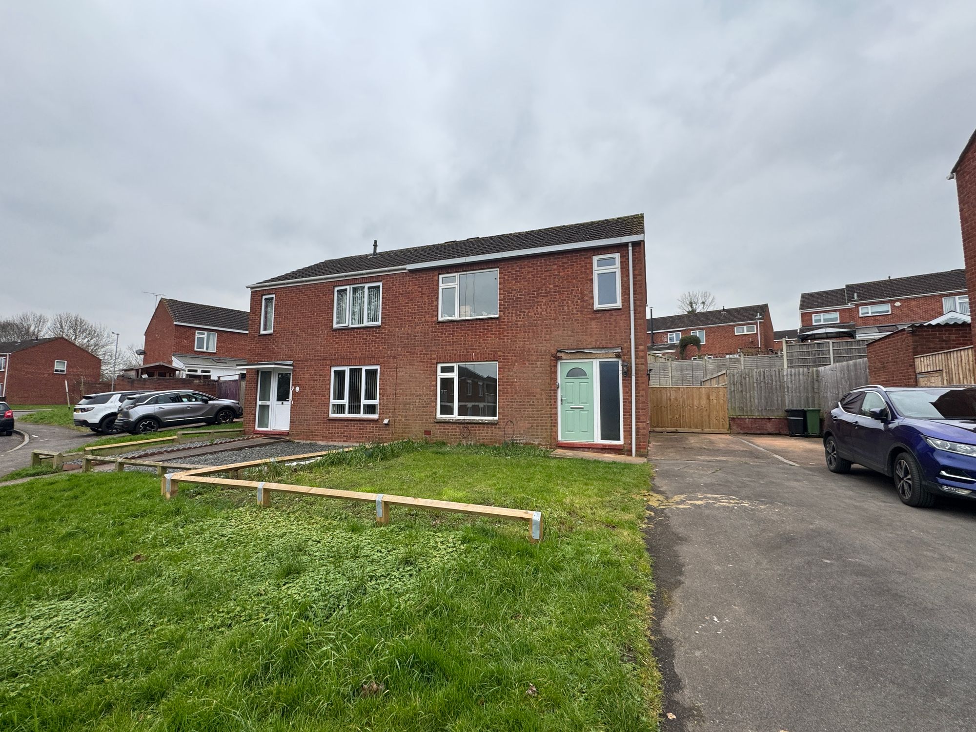 3 bed house to rent in Hazel Close, Taunton, TA1