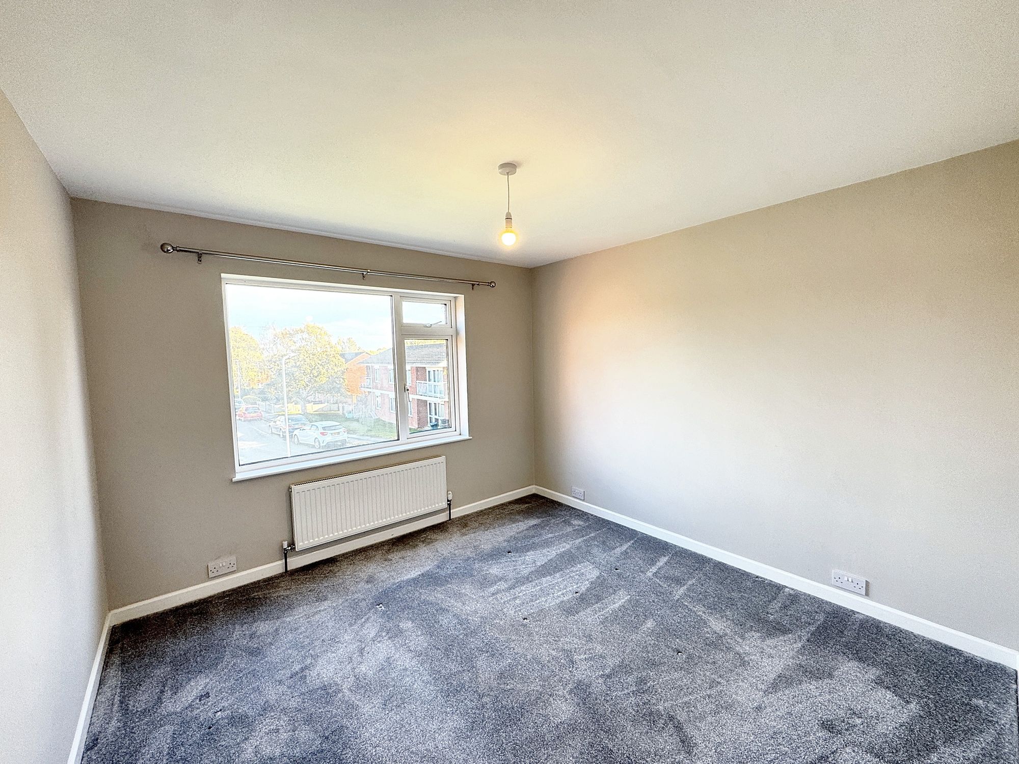 3 bed house to rent in Hazel Close, Taunton, TA1 9