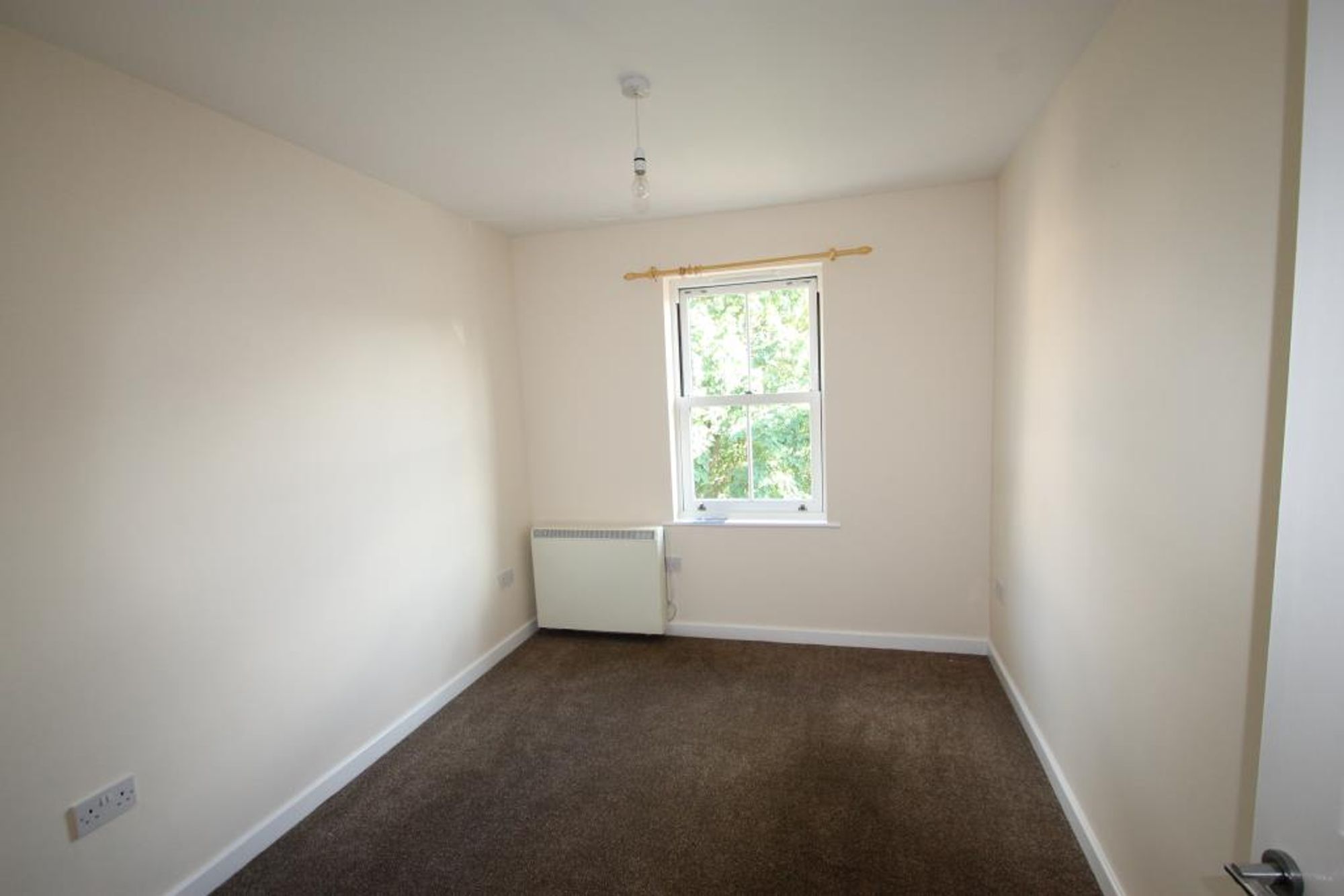 2 bed apartment for sale in Victoria Street, Taunton, TA1  - Property Image 5