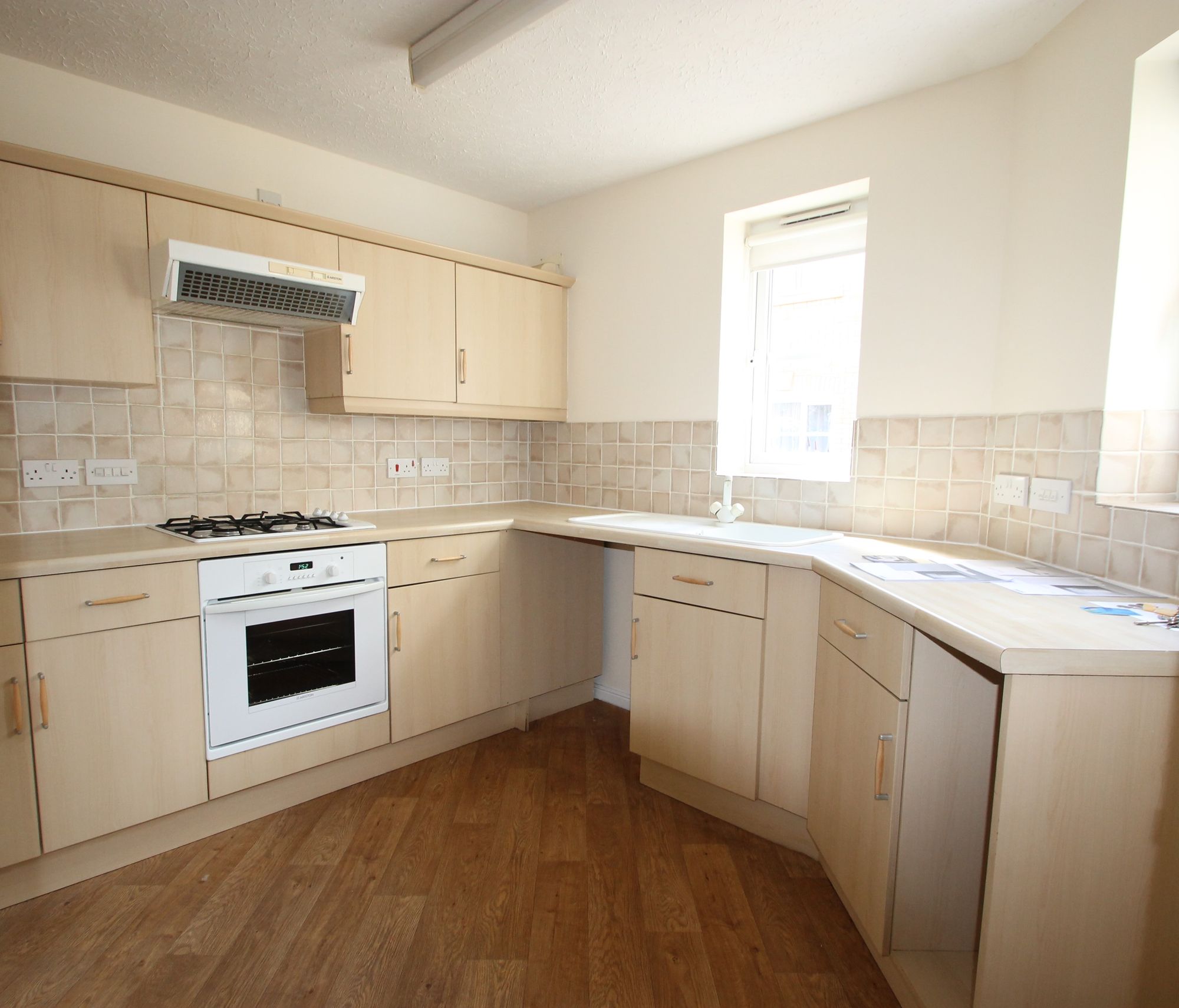 3 bed to rent in Cheddon Mews, Taunton, TA2  - Property Image 2