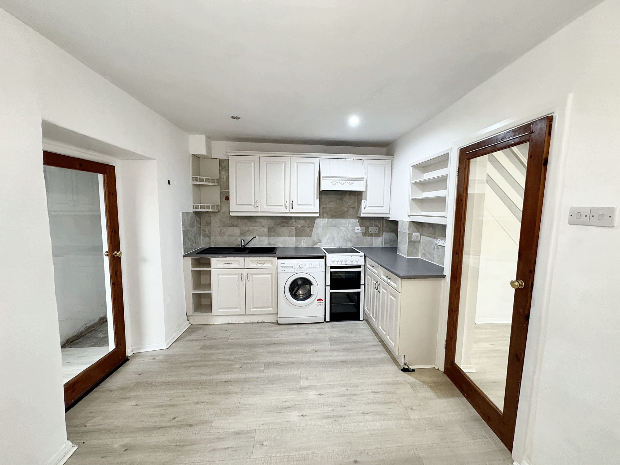2 bed terraced cottage to rent in Cliff Road, North Petherton, TA6  - Property Image 3