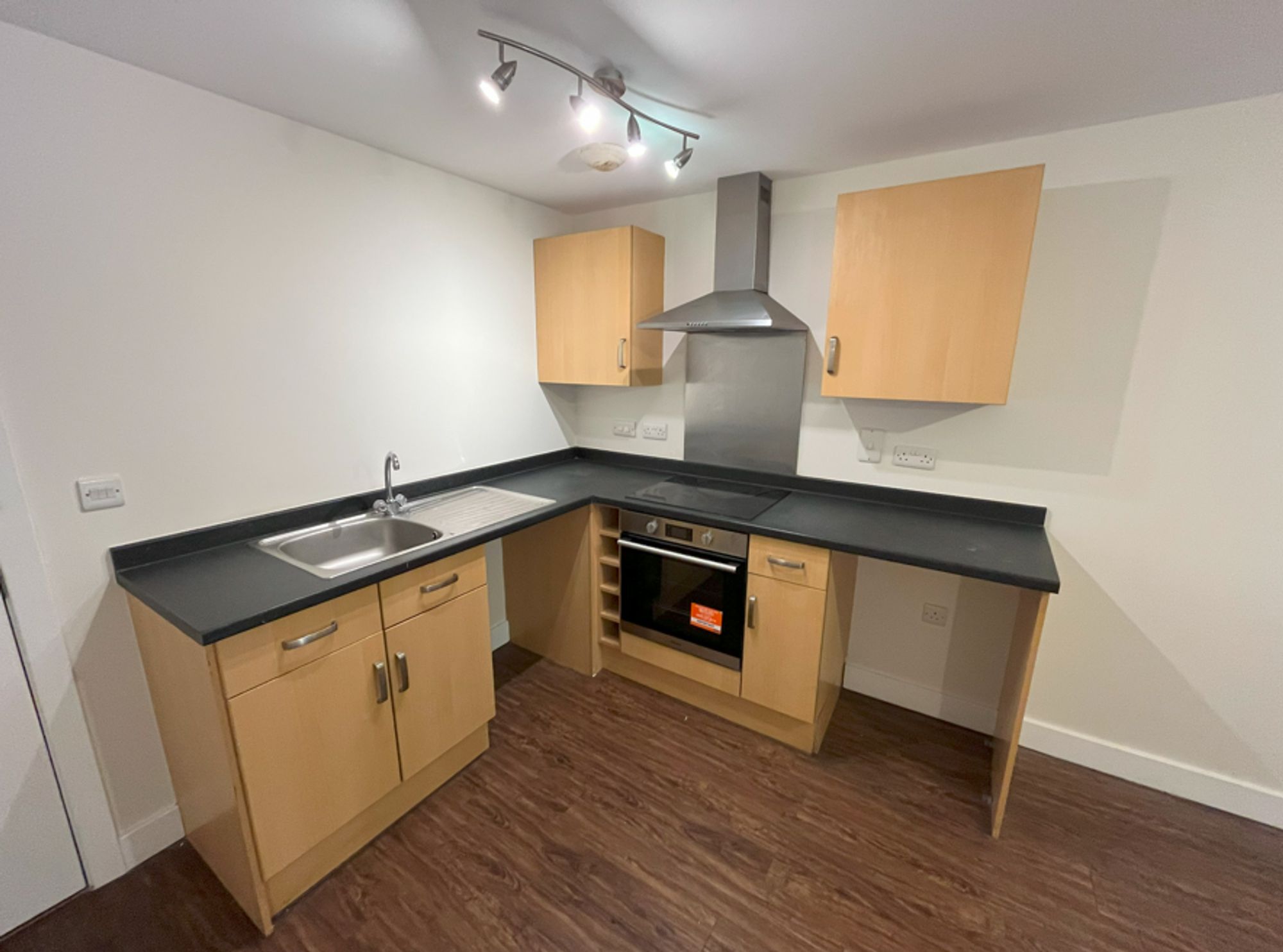 1 bed studio flat to rent in Corporation Street, Taunton, TA1  - Property Image 6