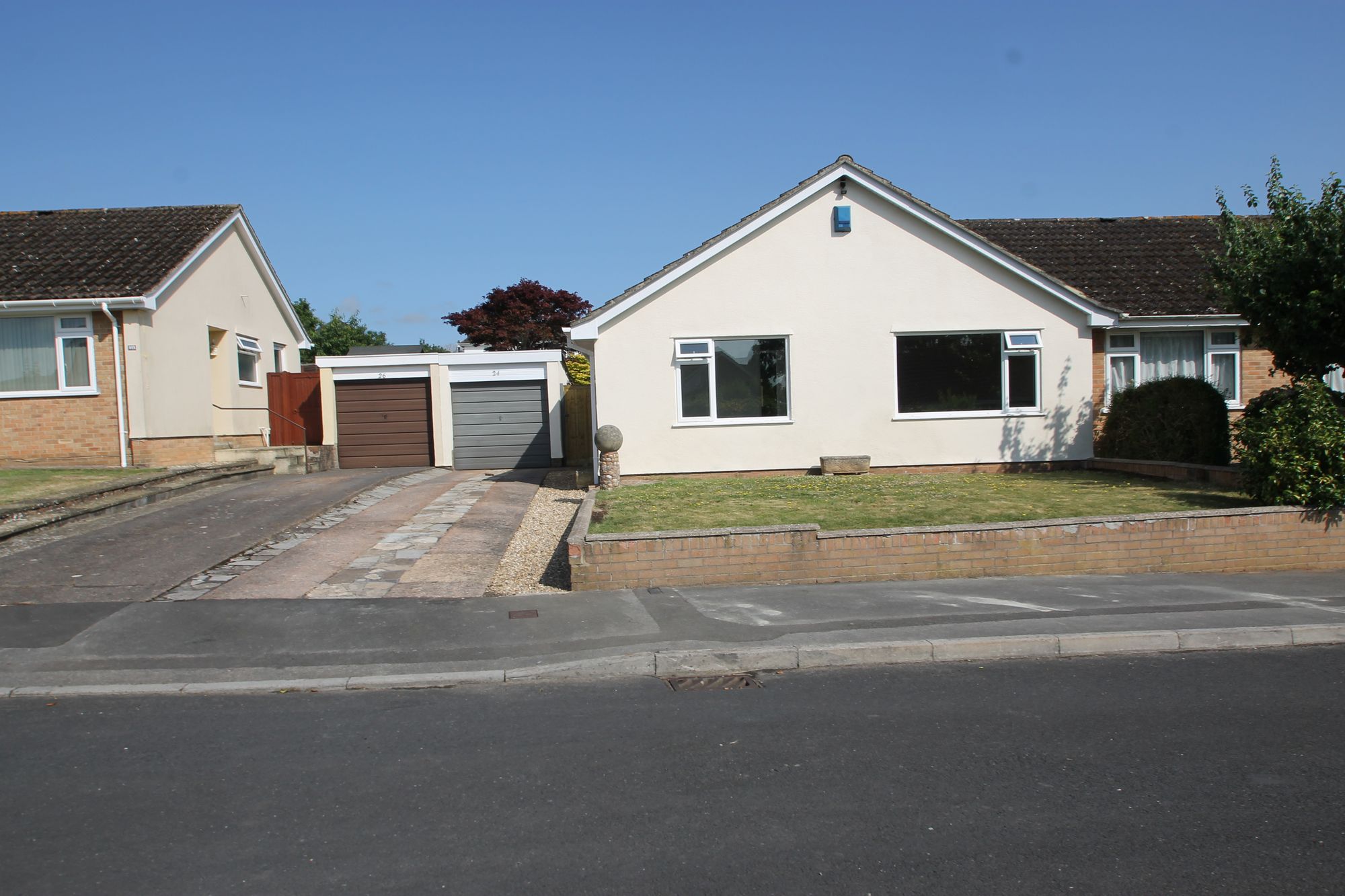 3 bed bungalow to rent in West Field Close, Taunton  - Property Image 1