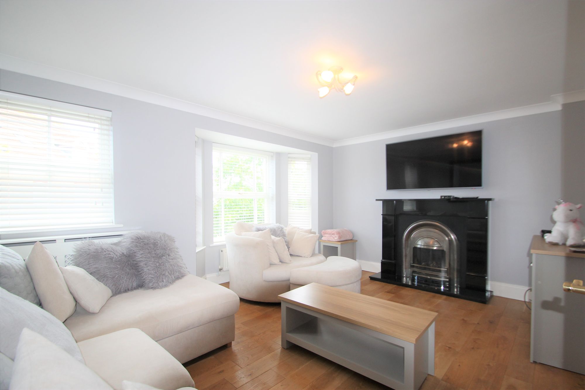 3 bed terraced town house to rent in Barbers Mead, Taunton  - Property Image 3