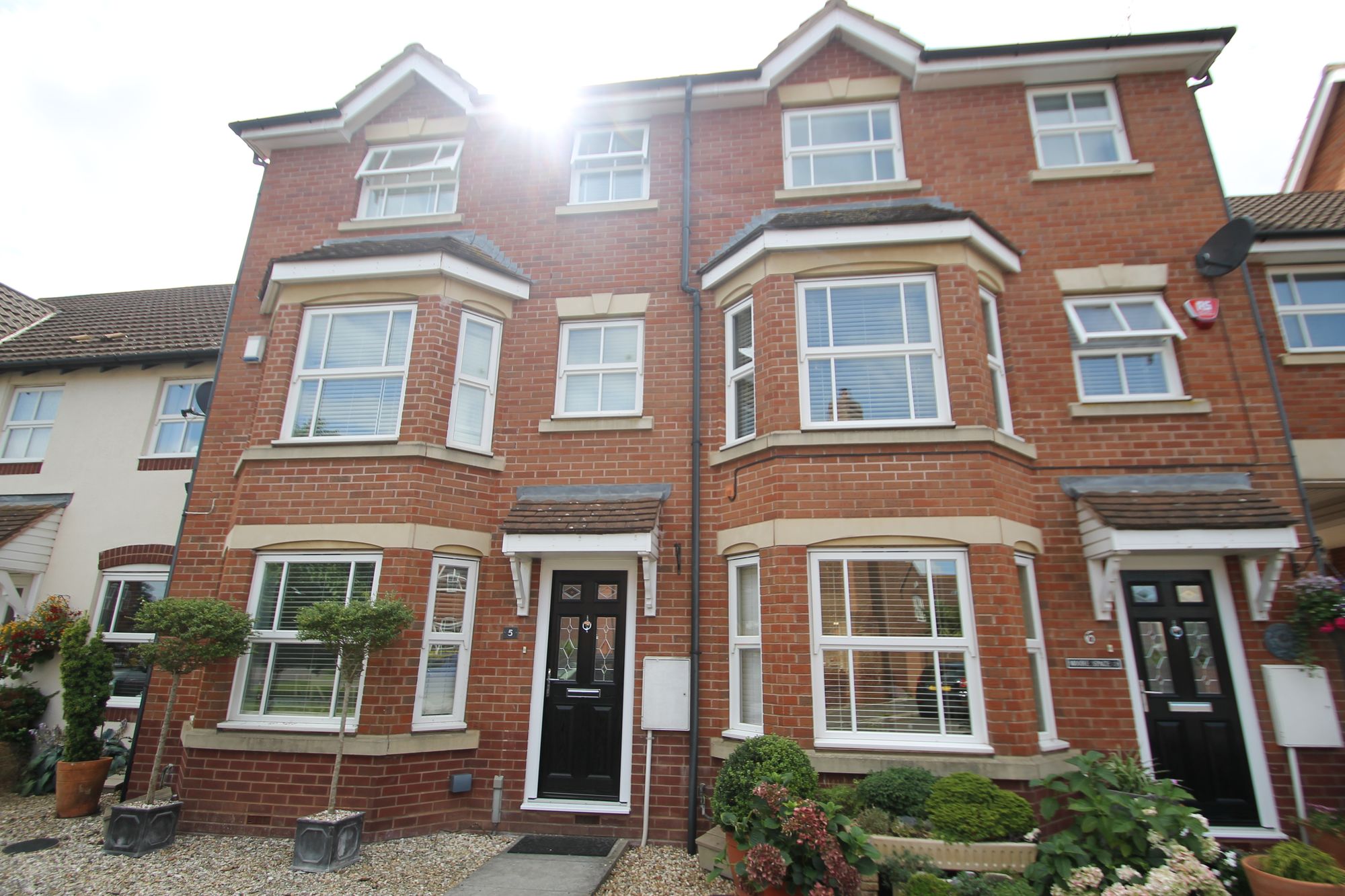 3 bed terraced town house to rent in Barbers Mead, Taunton  - Property Image 1