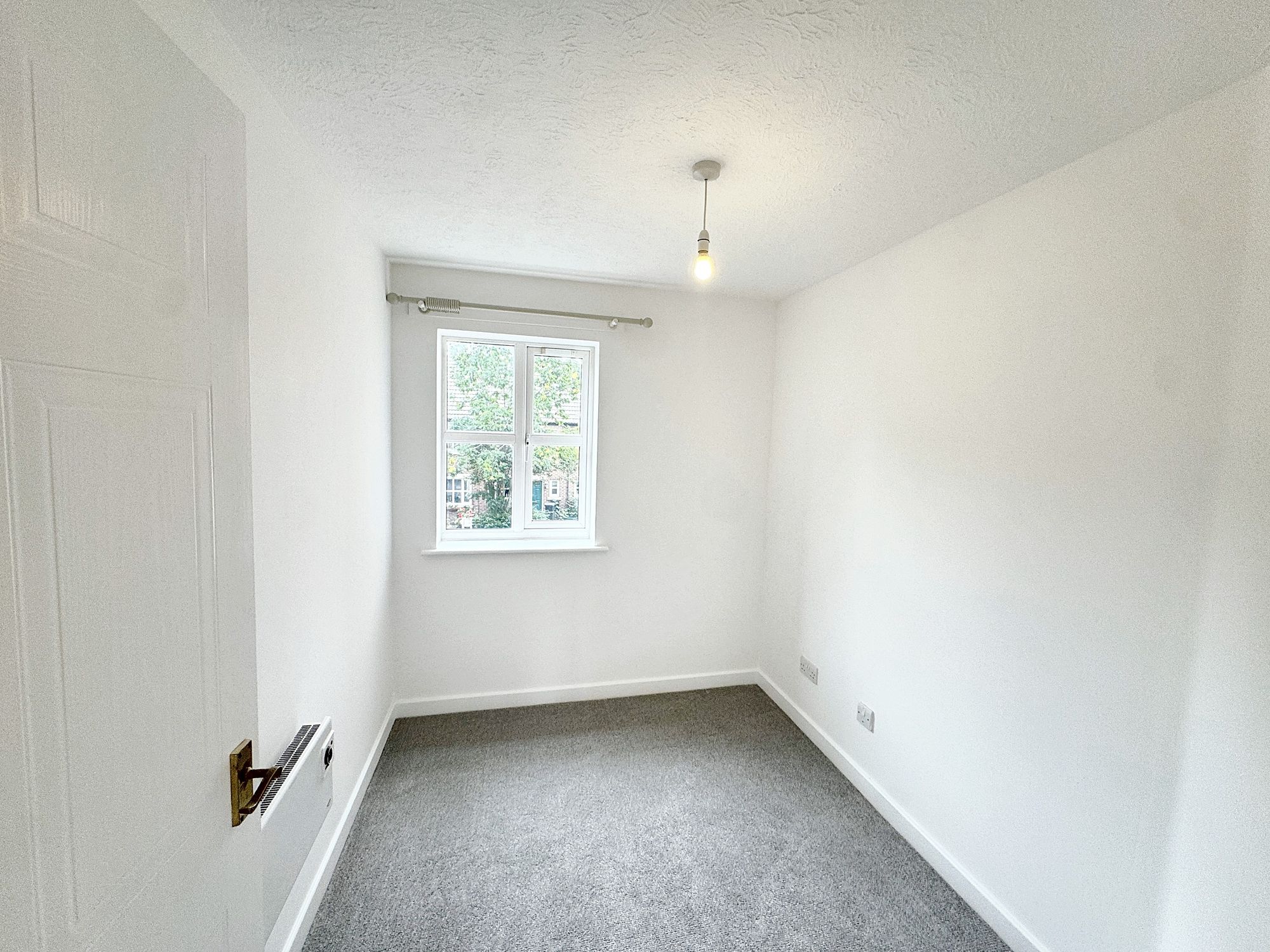 2 bed house to rent in Winters Field, Taunton, TA1  - Property Image 5