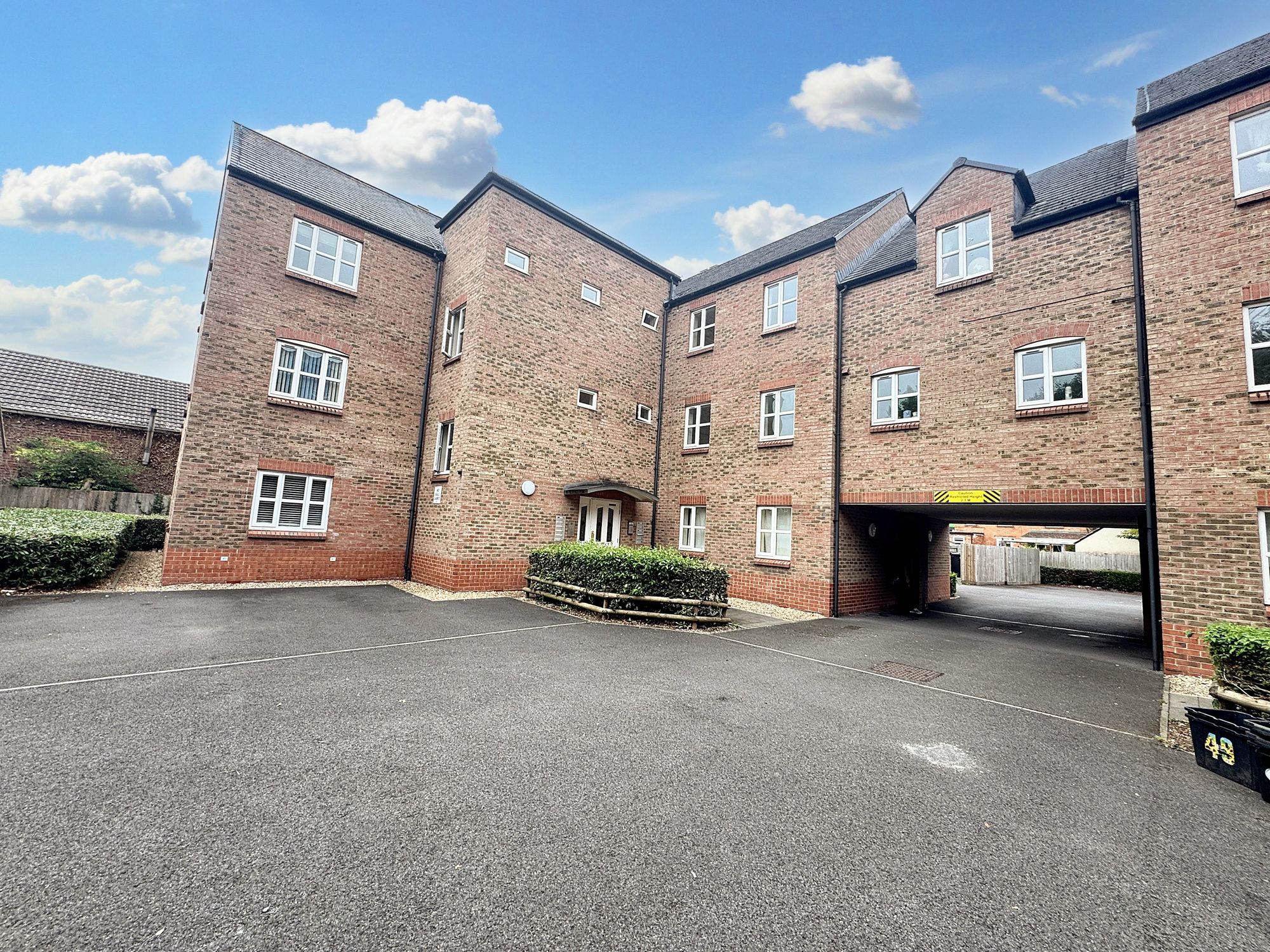 2 bed house to rent in Winters Field, Taunton, TA1