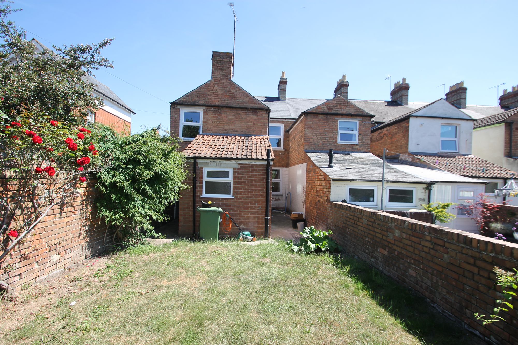 4 bed house to rent in St. Augustine Street, Taunton  - Property Image 4