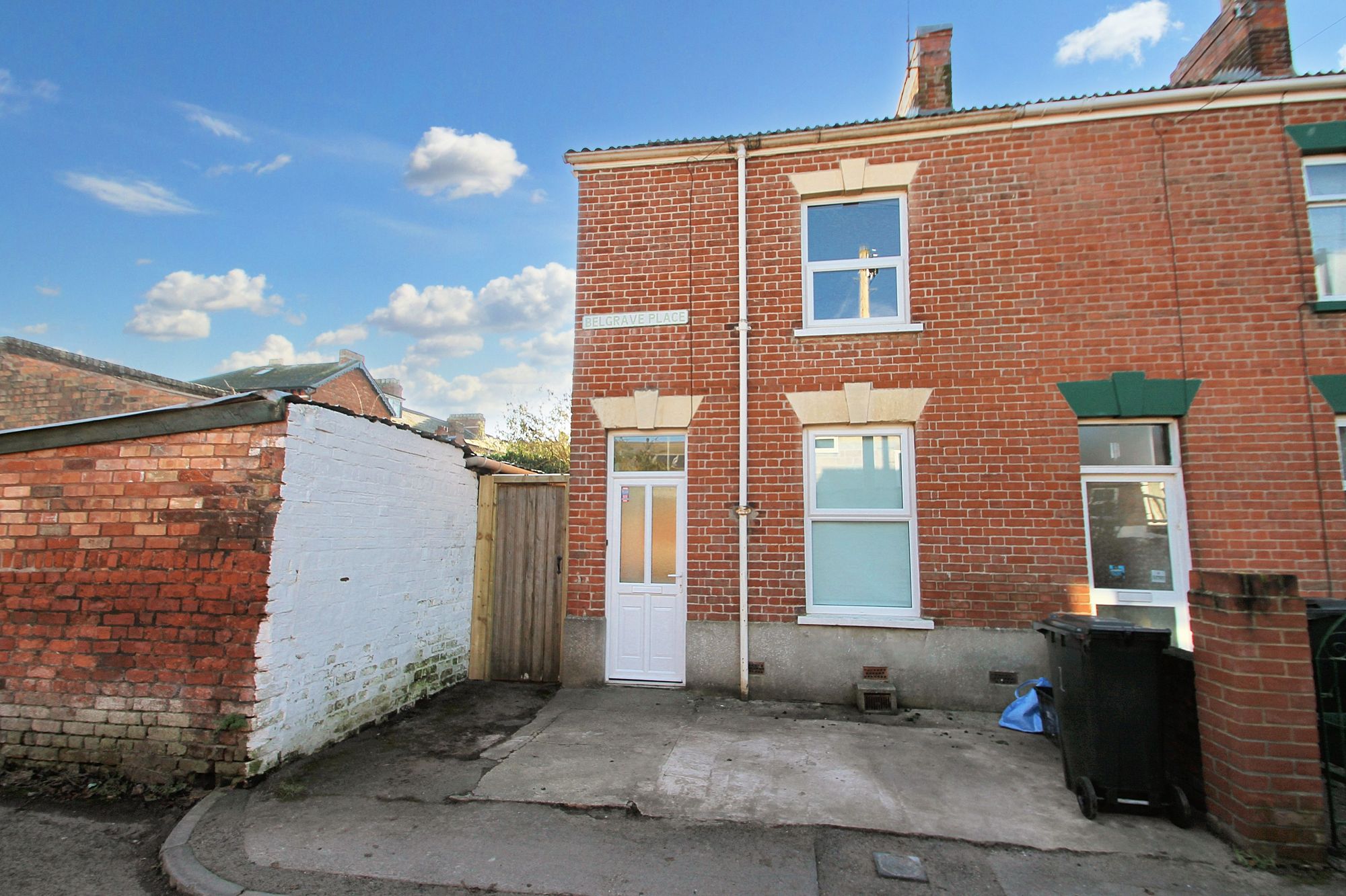 3 bed house to rent in Belgrave Place, Taunton, TA2