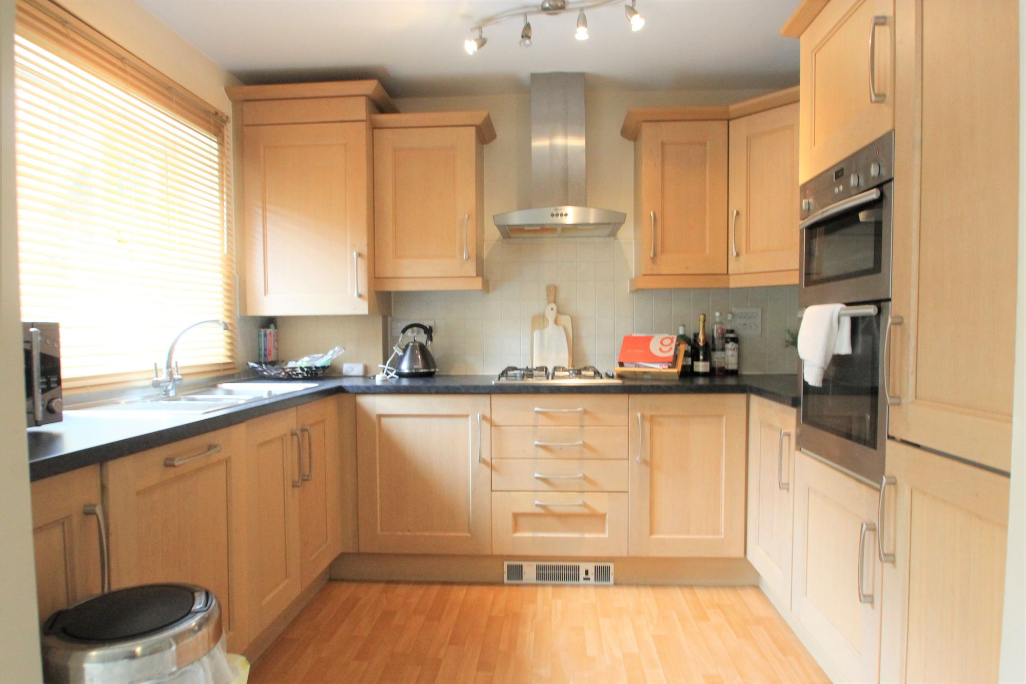 2 bed apartment to rent in Priory Avenue, Taunton  - Property Image 2