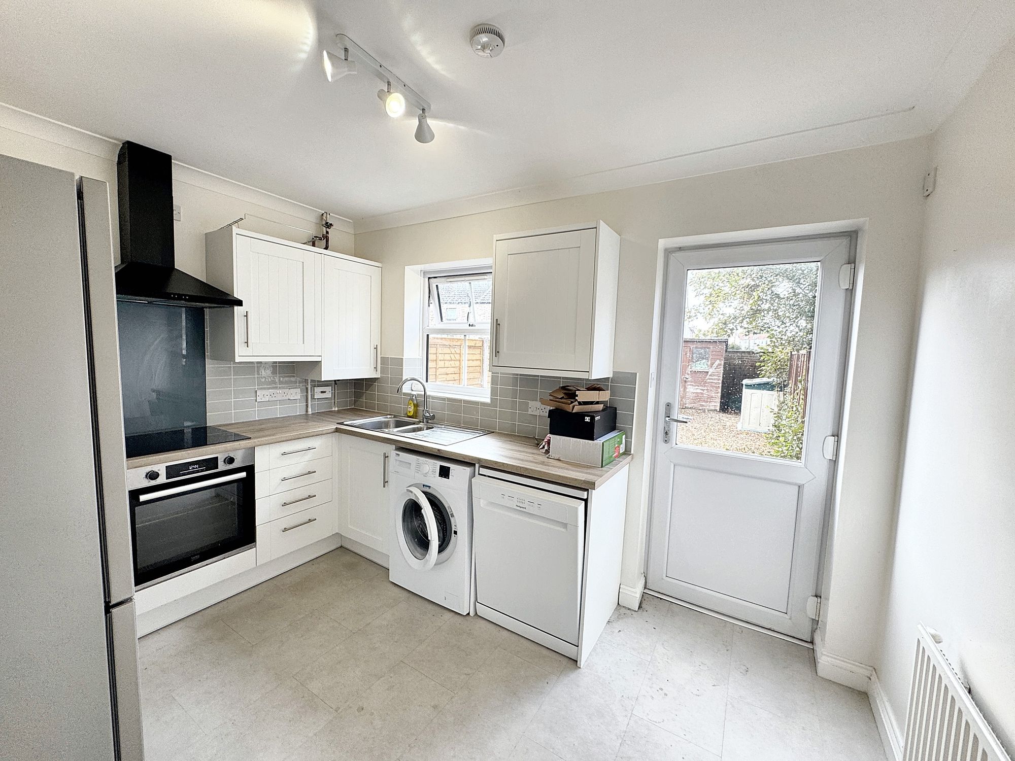 2 bed mid-terraced house to rent in Theaks Mews, Taunton, TA1  - Property Image 2