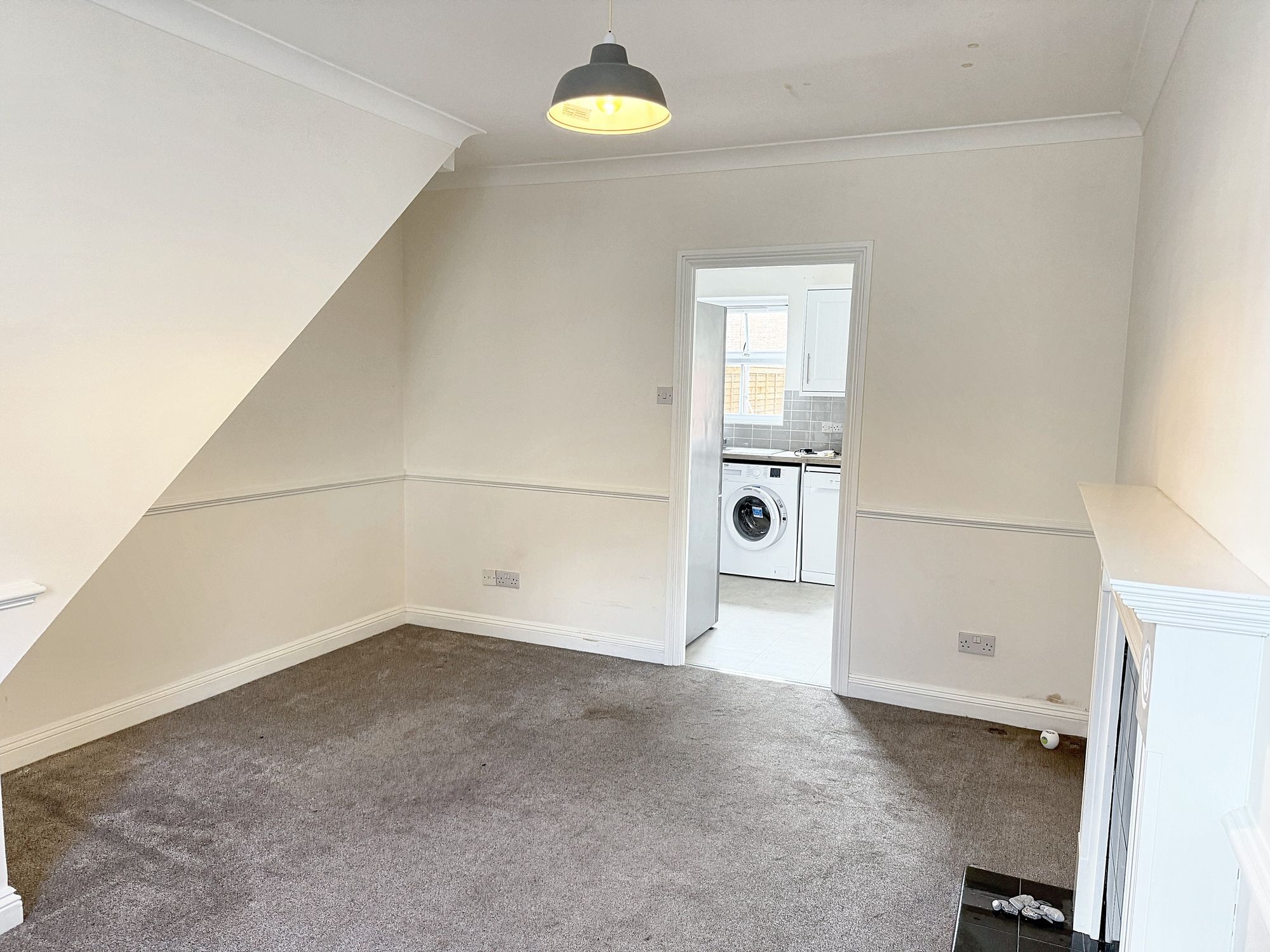 2 bed mid-terraced house to rent in Theaks Mews, Taunton, TA1  - Property Image 5