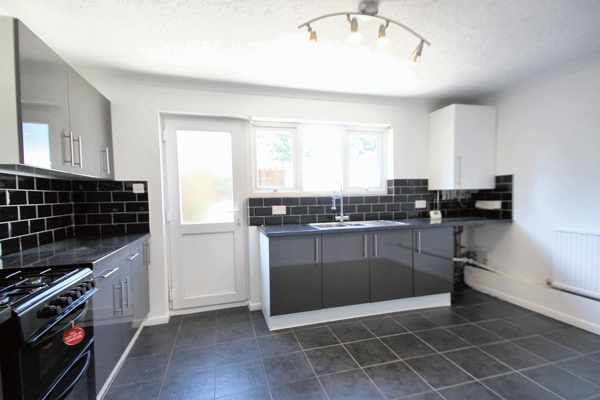 2 bed semi-detached house to rent in Rowan Drive, Taunton, TA1  - Property Image 5