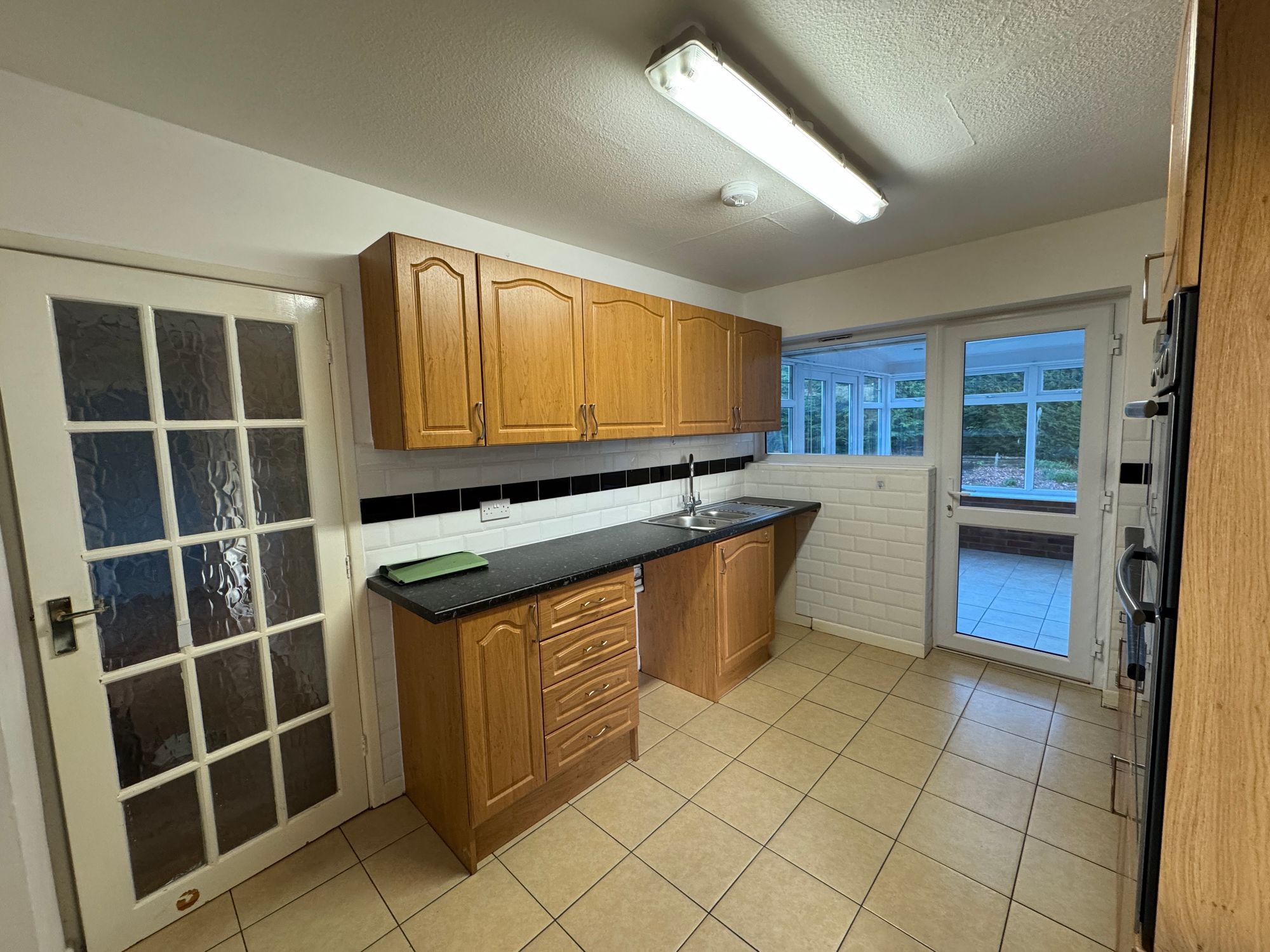 3 bed bungalow to rent in The Spinney, Taunton  - Property Image 5