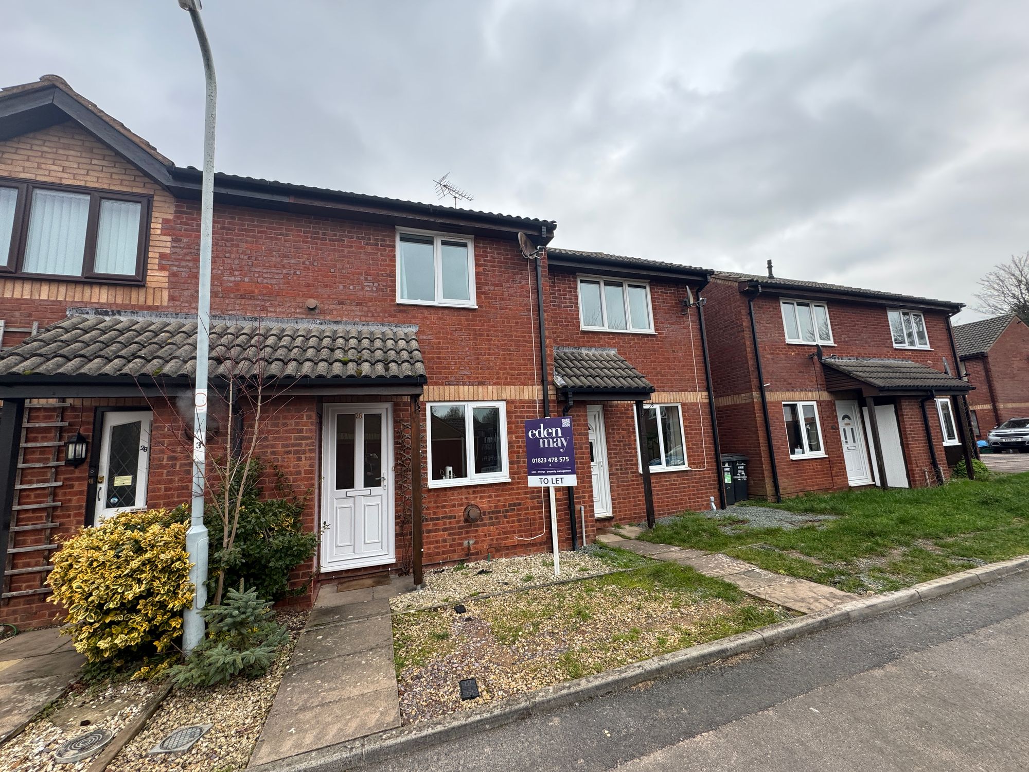 2 bed house to rent in Witham Close, Taunton  - Property Image 1