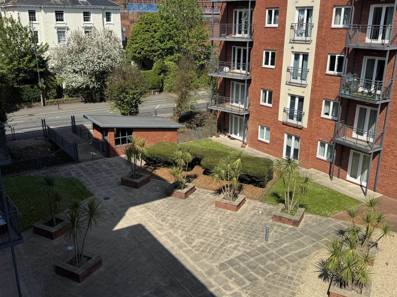 2 bed flat to rent in Constantine House, New North Road  - Property Image 8