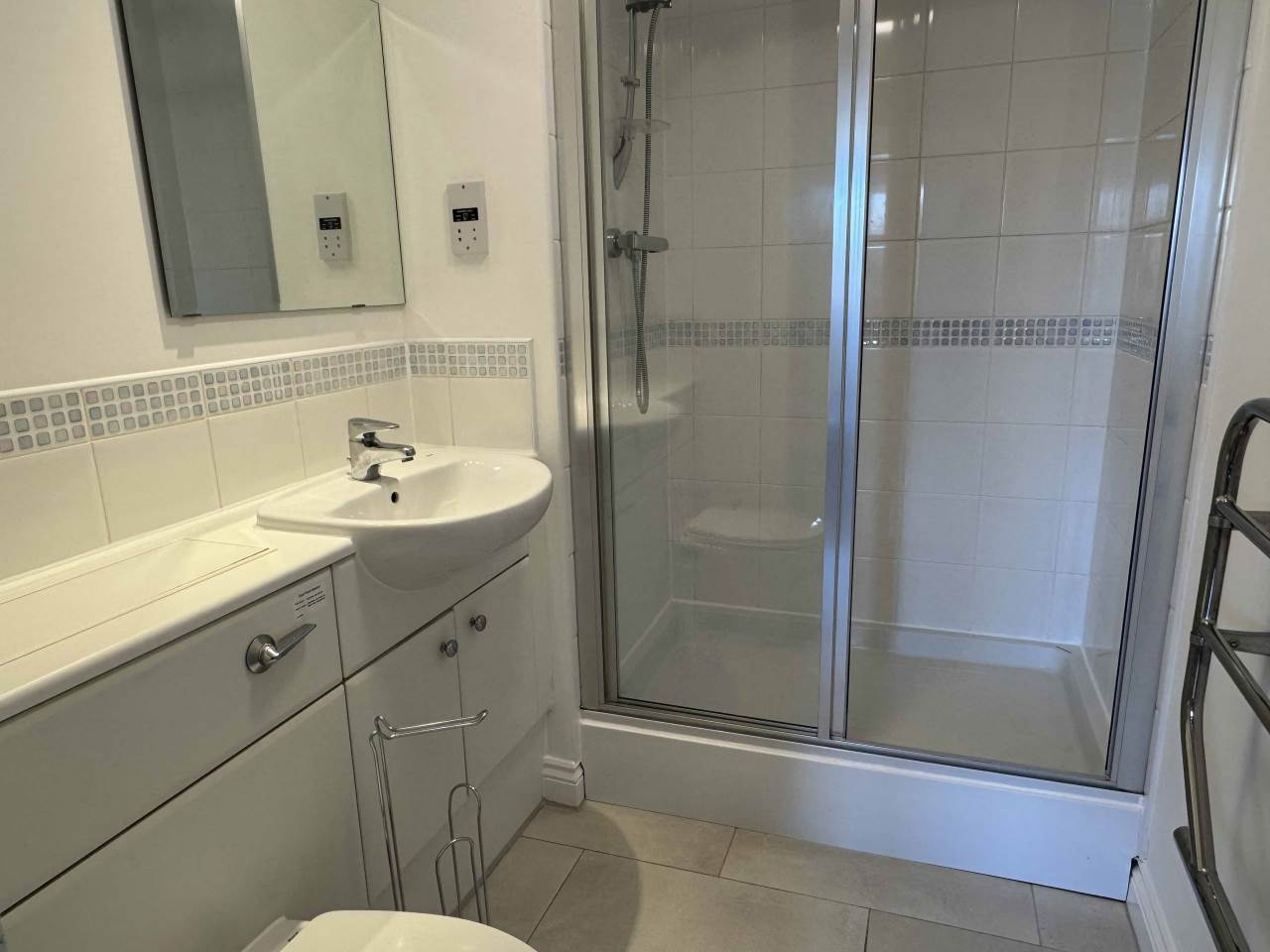 2 bed flat to rent in Constantine House, New North Road  - Property Image 4